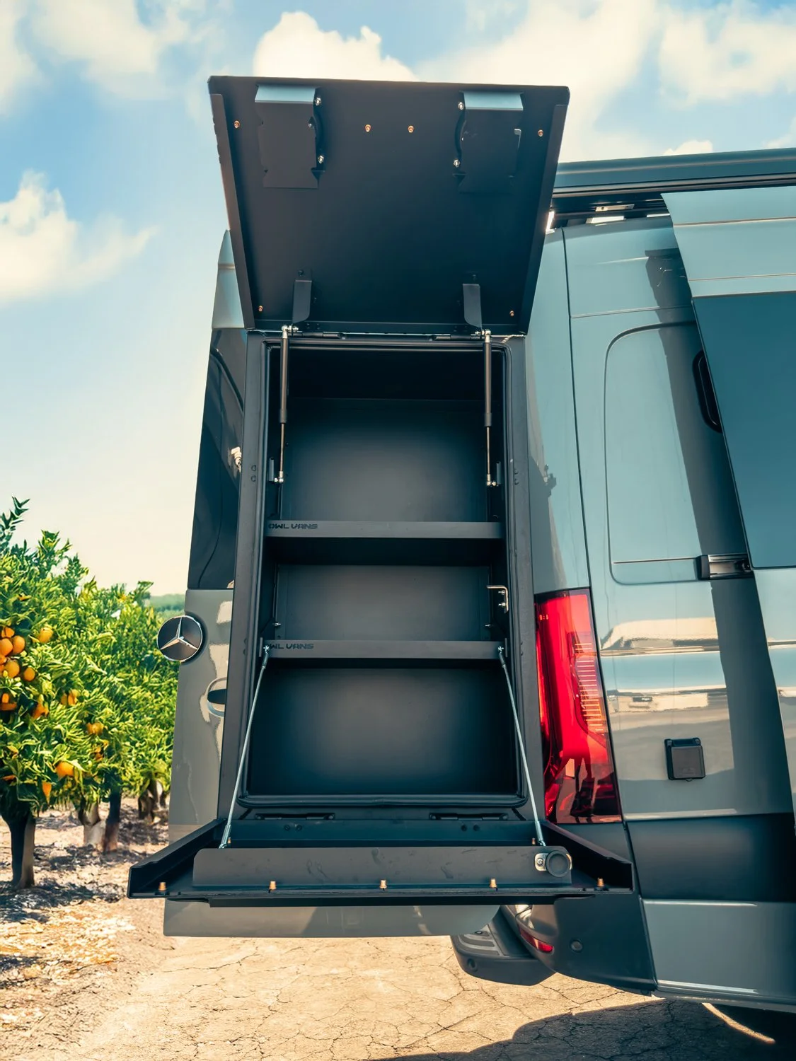 29-boho-camper-vans-mercedes-benz-sprinter-beatrix.jpg