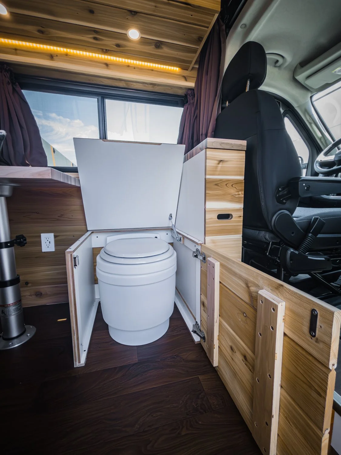 16-boho-camper-vans-ram-promaster-jean.jpg