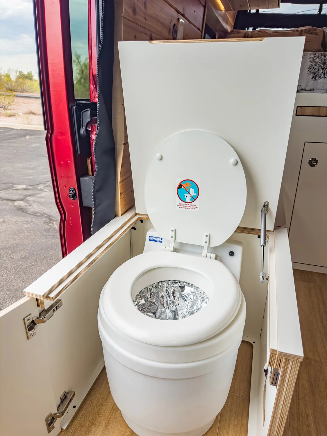 7.1-boho-camper-vans-ram-promaster-extended-cherry-moon.jpg