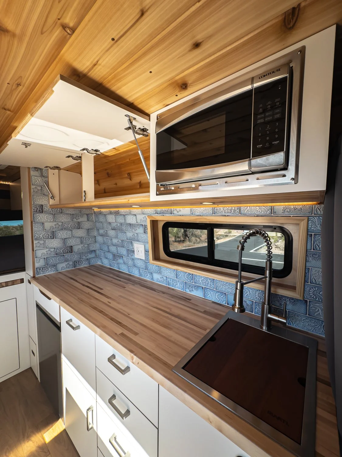 9-boho-camper-vans-ram-promaster-freebird2.jpg