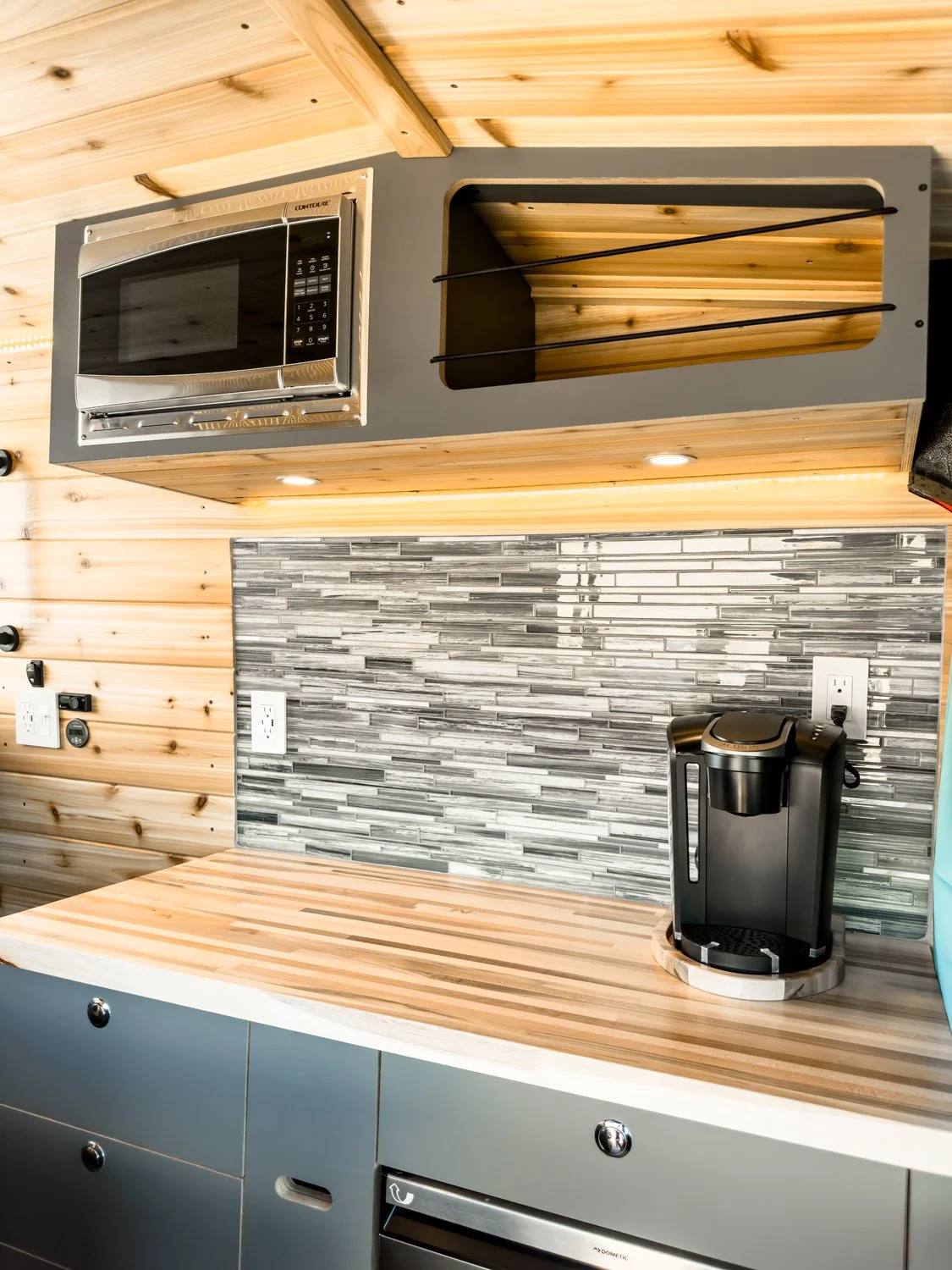 10.3-boho-camper-vans-ford-transit-148-desis-place.jpg