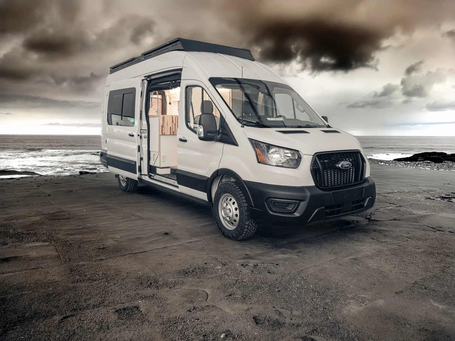 34-boho-camper-vans-ford-transit-beluga.jpg
