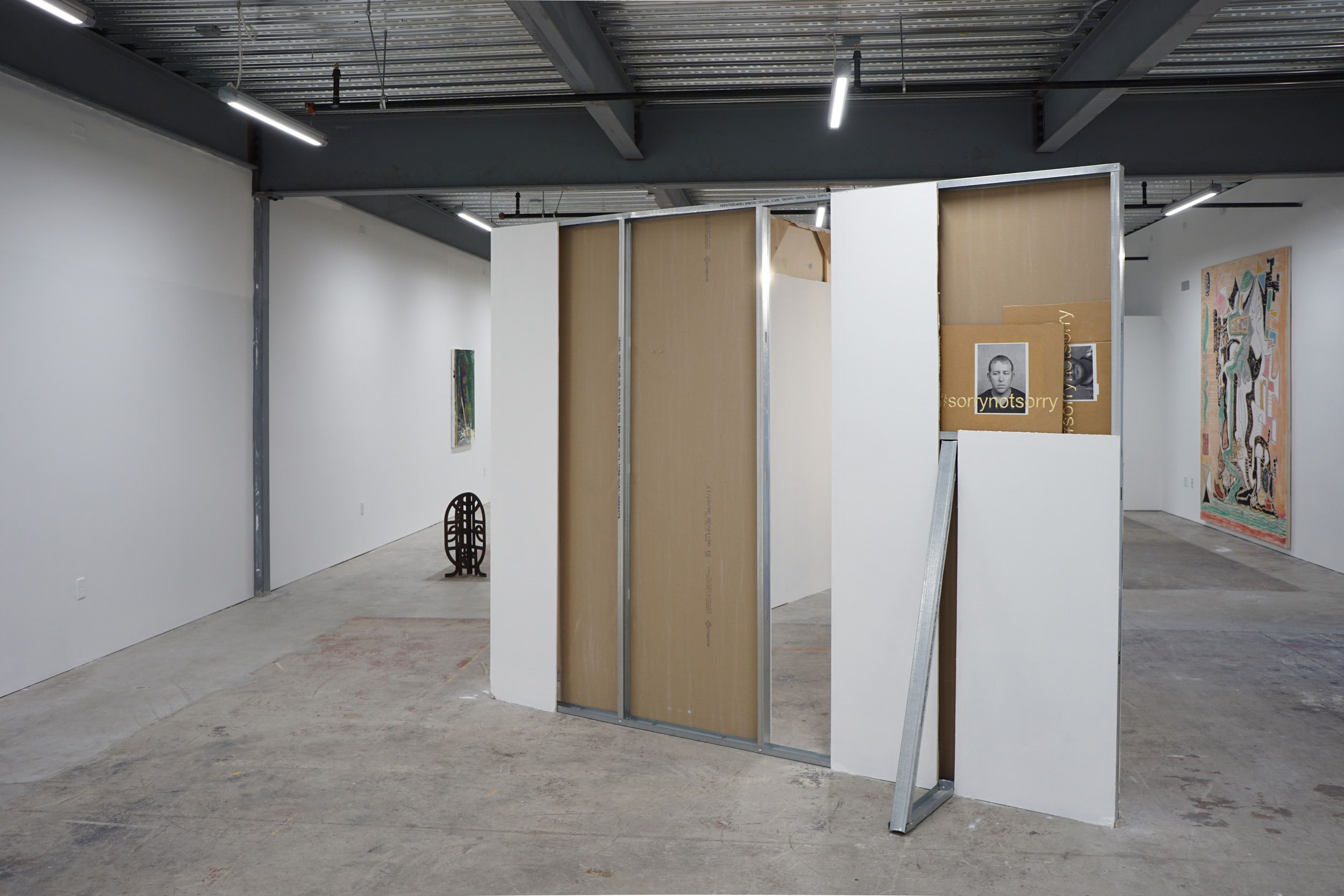  Installation view 