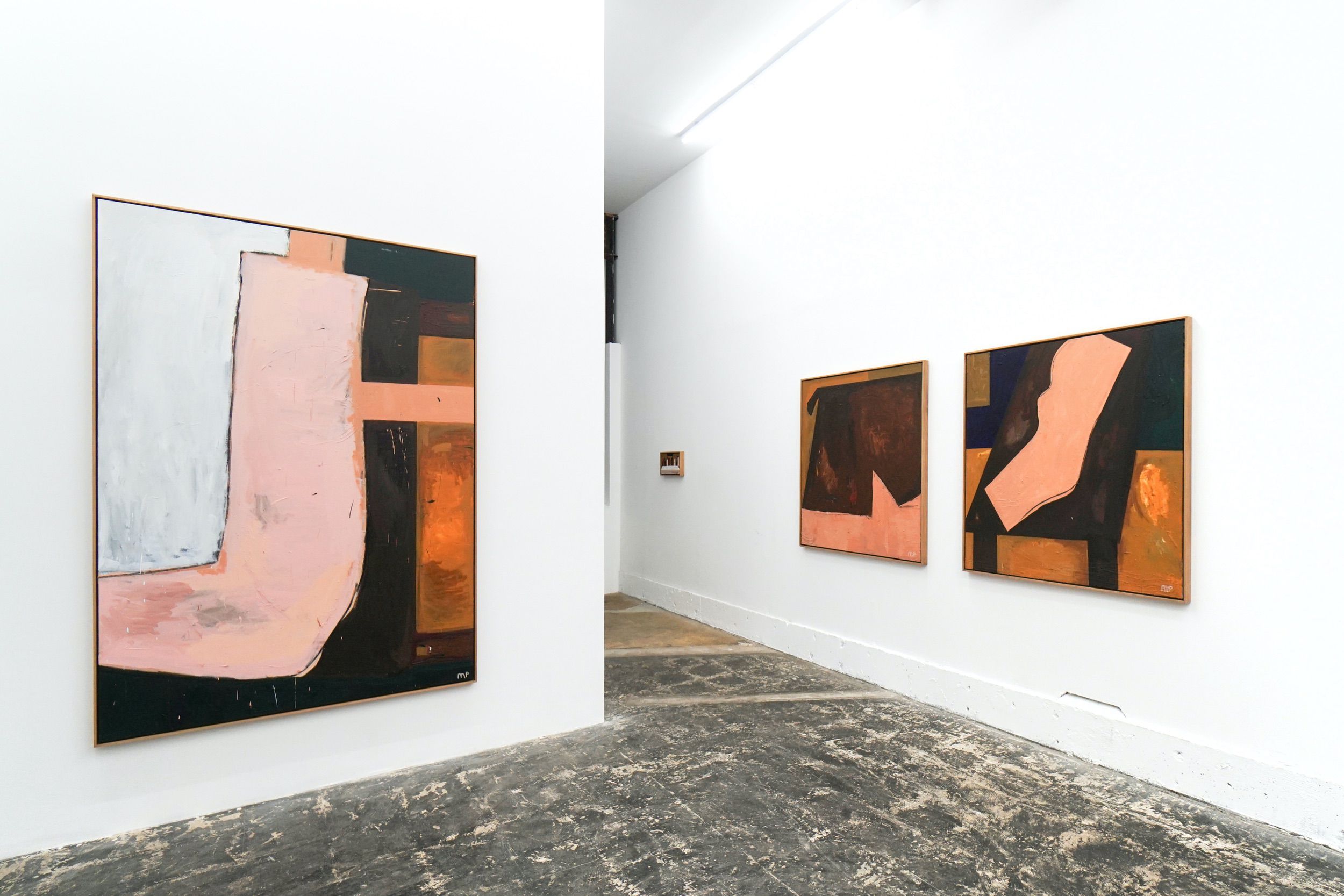  Installation view 