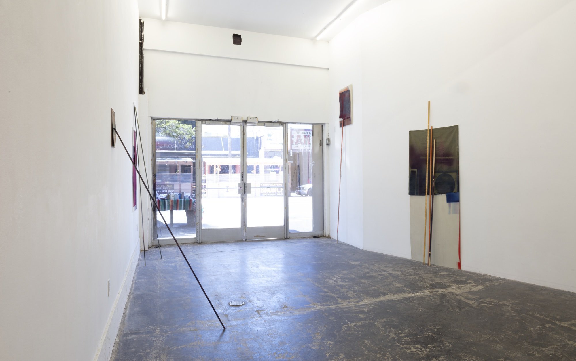  Installation view 