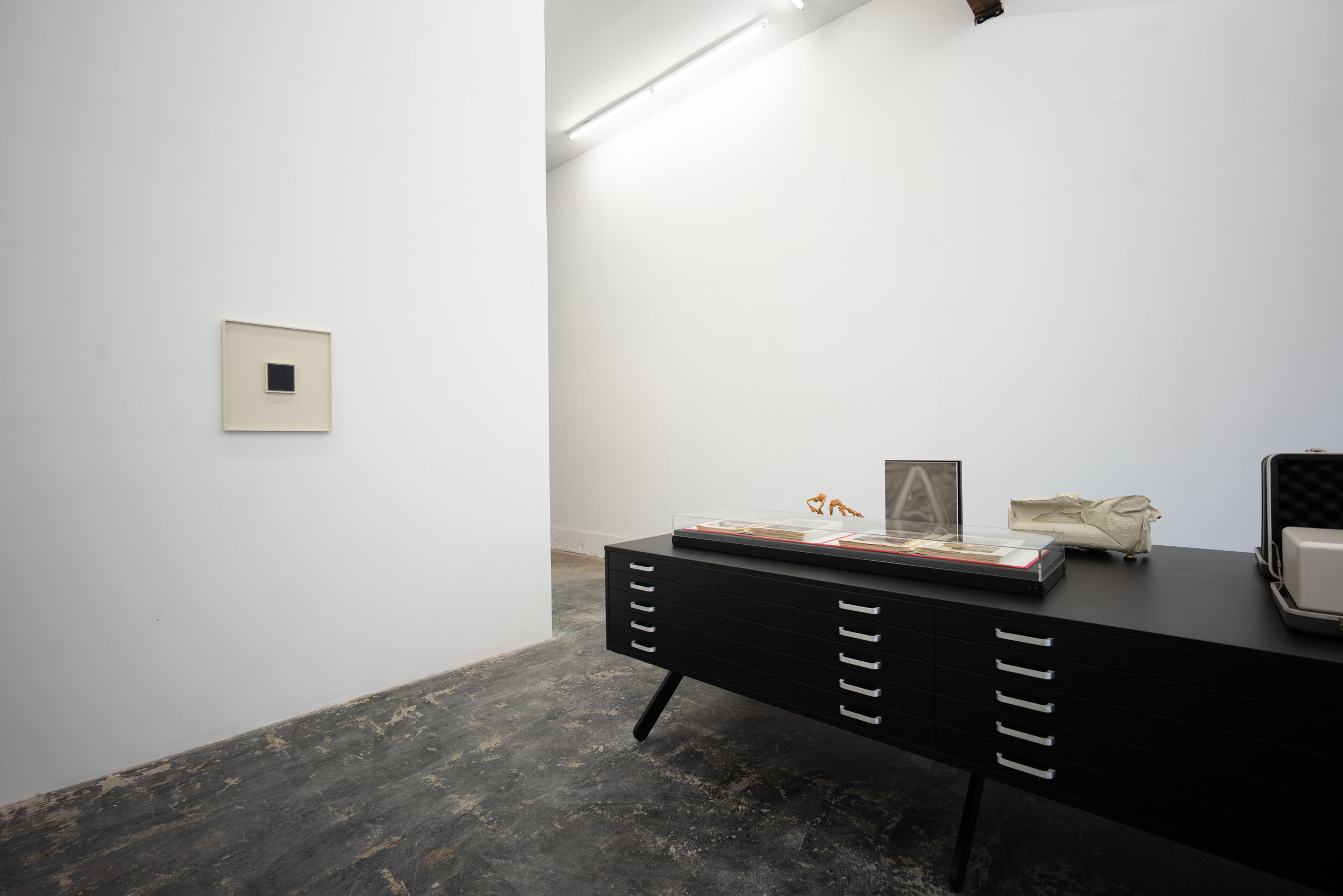  Installation view  