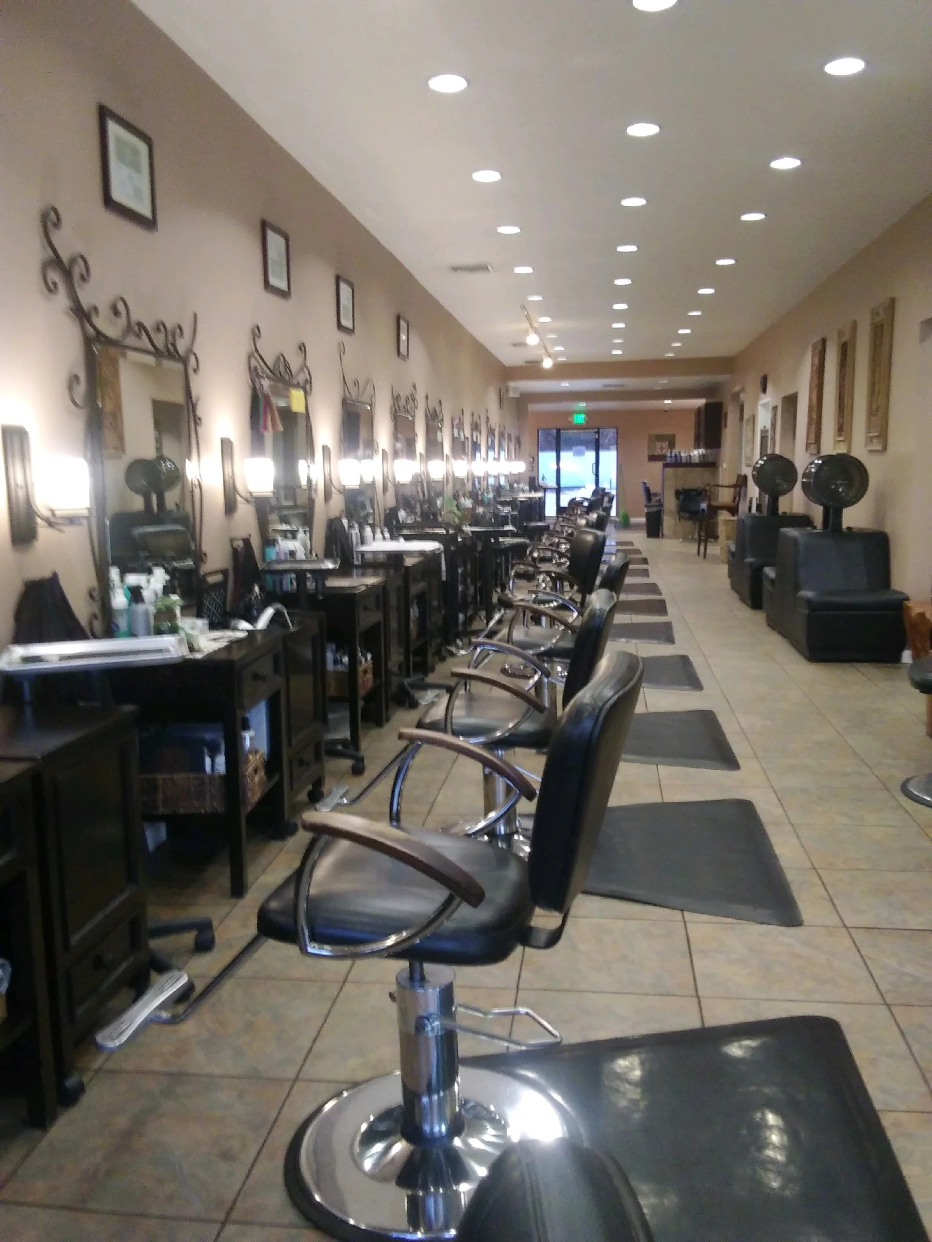 Rows_of_Chairs2.jpg