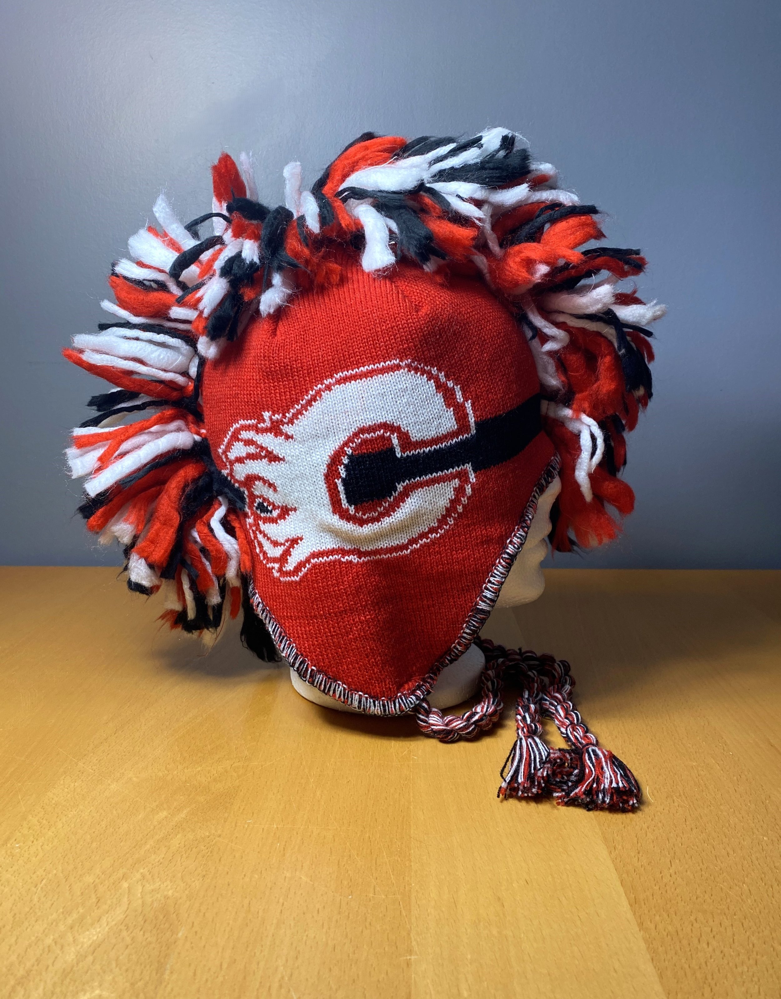 NHL Reebok Face Off Collection Calgary Flames Mohawk Knit Hat (New Without Tags)