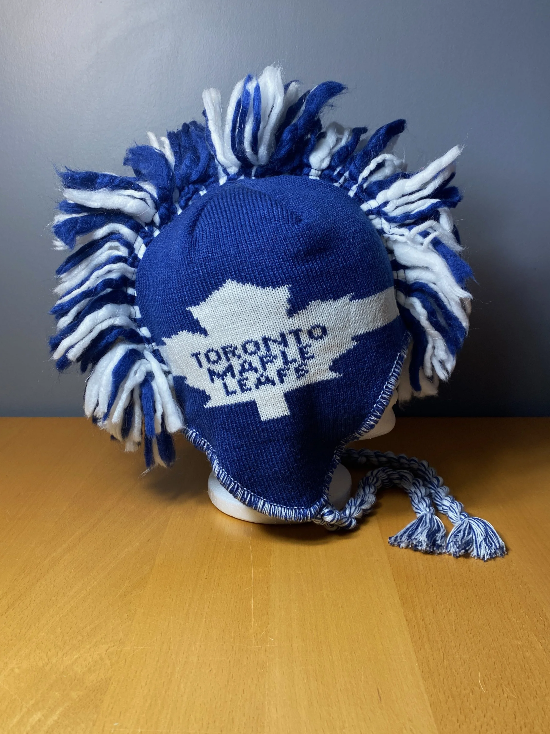 NHL Reebok Face Off Collection Toronto Maple Leafs Mohawk Knit Hat (New Without Tags)