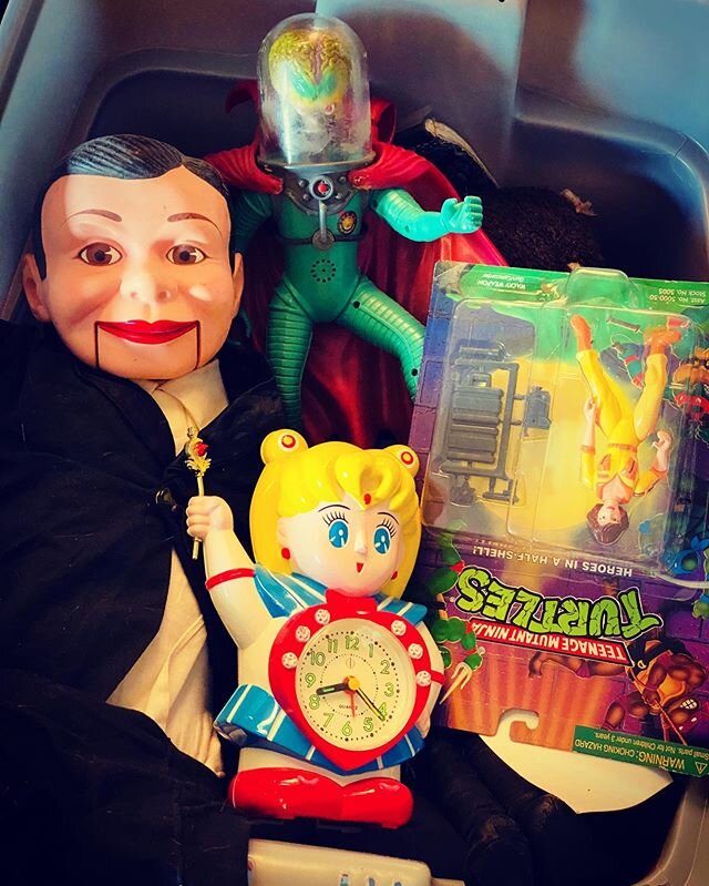 A box of my childhood 📦  #nerdalert #alwaysandforever #nostalgia #sailormoon #marsattacks #apriloneil #teenagemutantninjaturtles #tmnt #ventriloquist #ventriloquistdummy #childhoodmemories