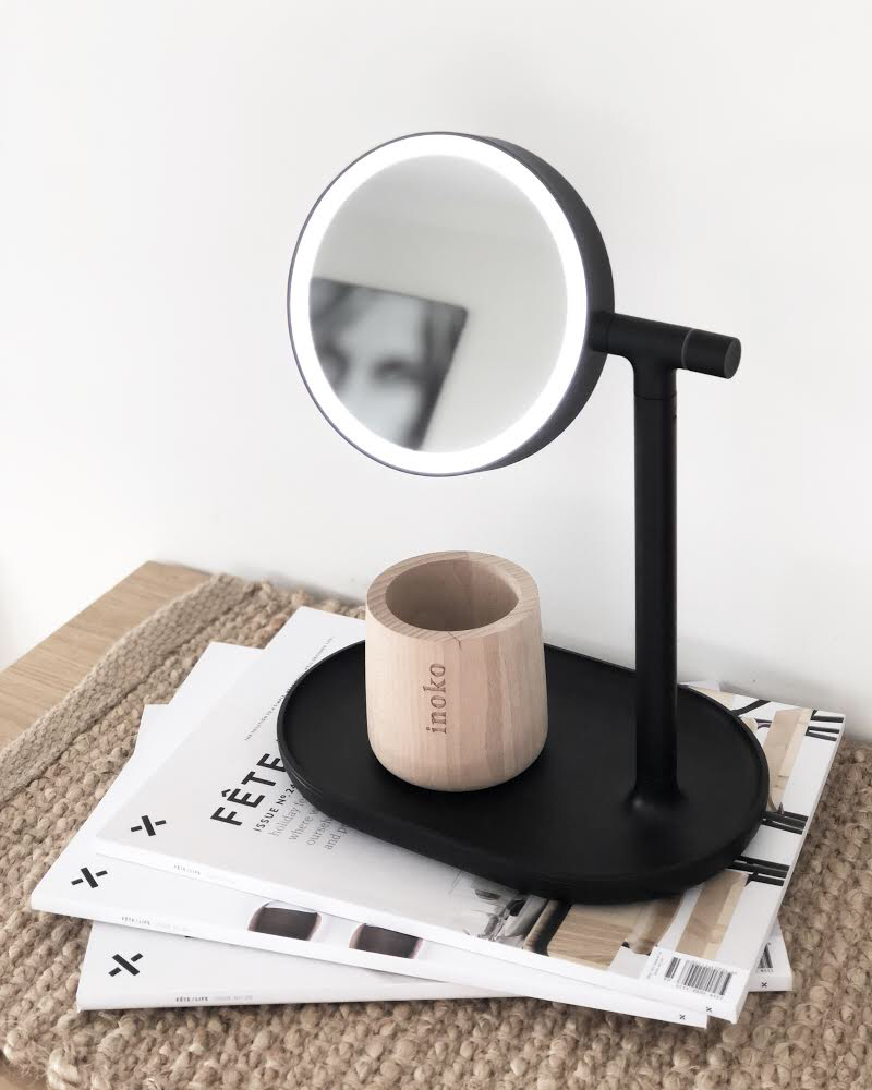 OSC LED ILLUMINATED 2SIDE MAKEUP MIRROR — O.S.C.