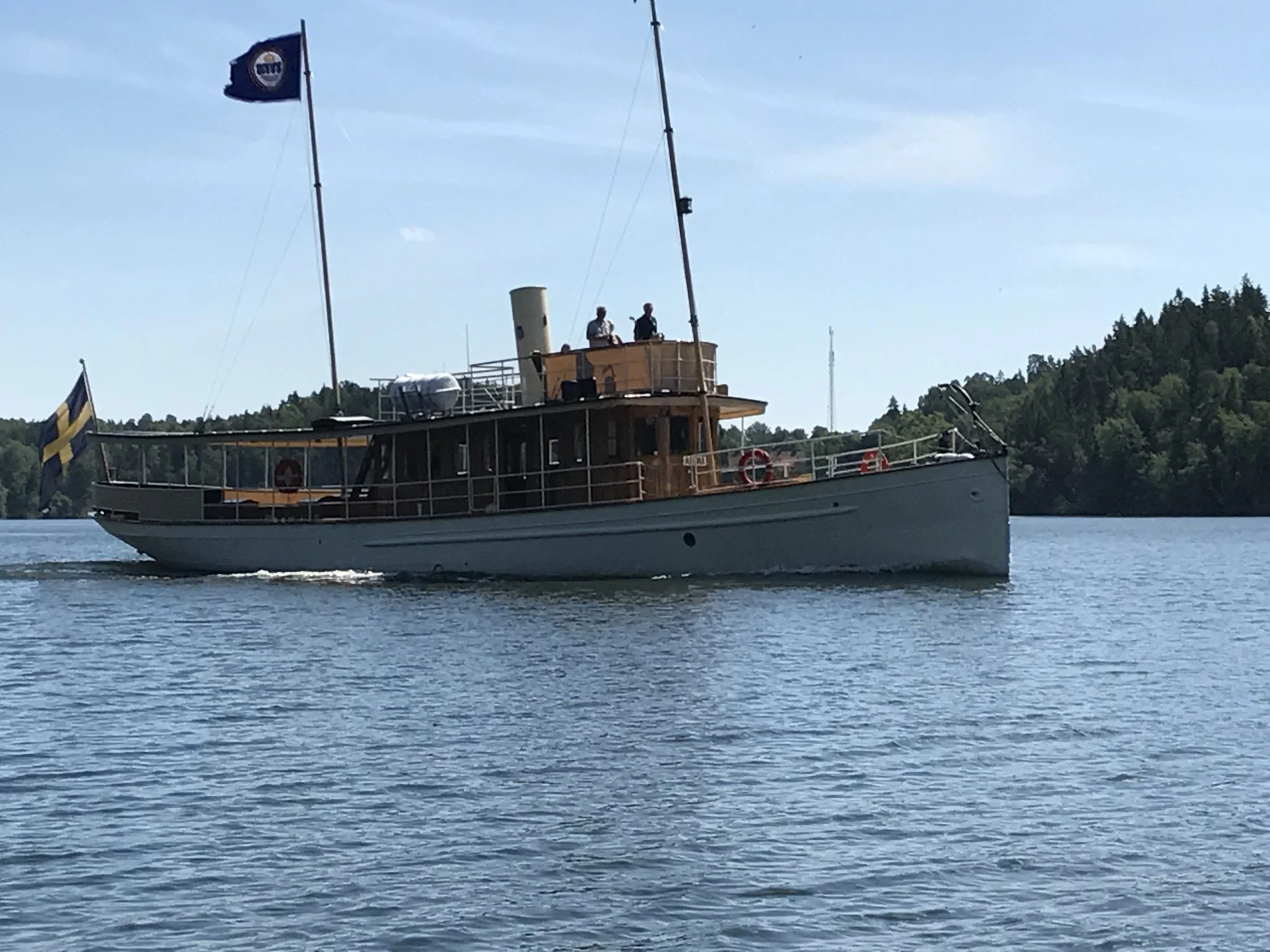 Arona gick i täten som det anstår ett chefsfartyg.