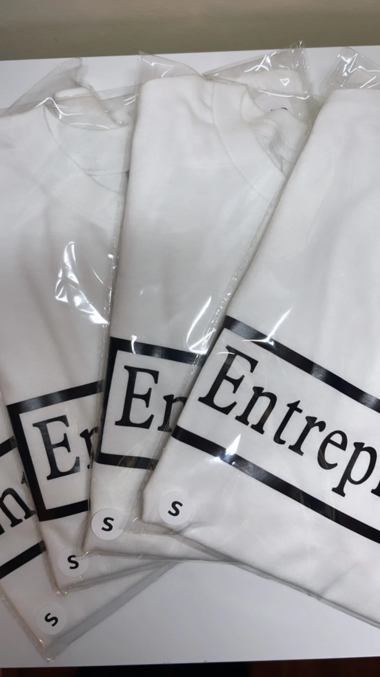 D2E285F7-788E-4A90-81EC-6A51BB971957