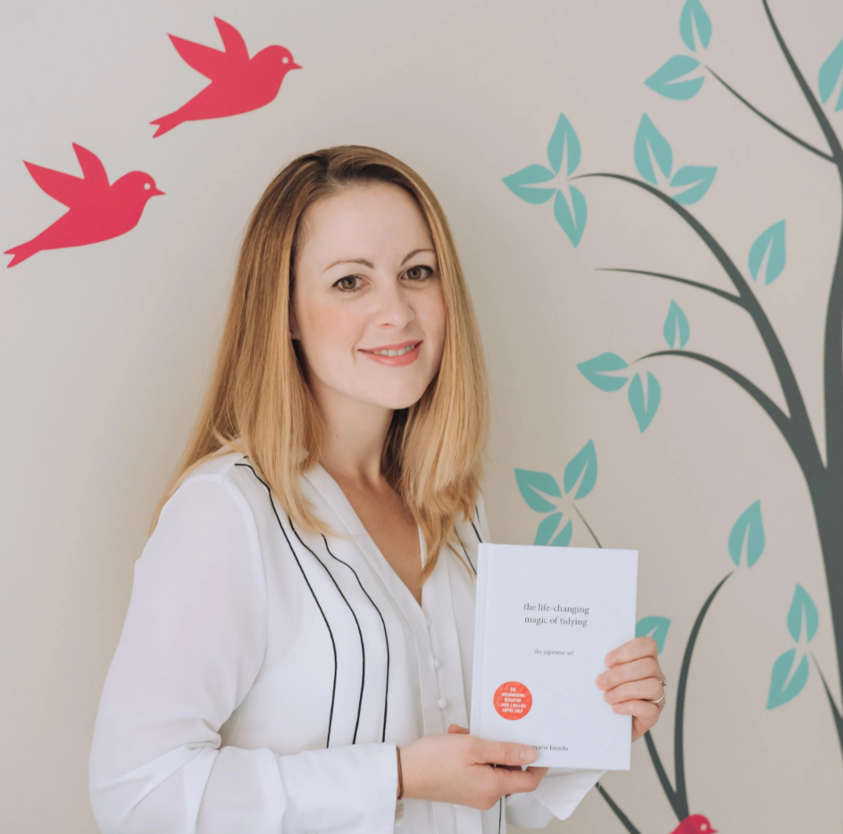 Katrina offers a home decluttering service in London, England.