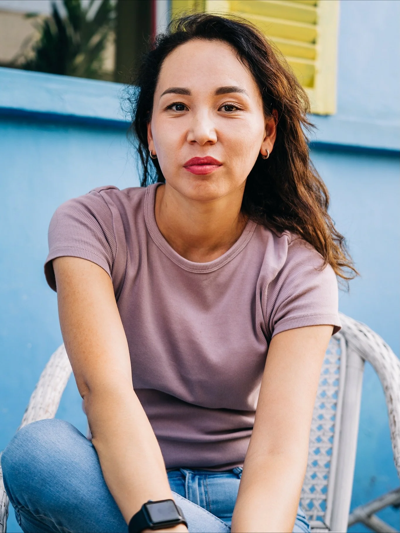 Colour or Monochrome | What Story Do You Want to Tell?

Colour portraits capture the world as it feels: the warmth of the light, the tone of your skin, the subtle mood in your surroundings. They connect us to reality, perfect when you want your audie