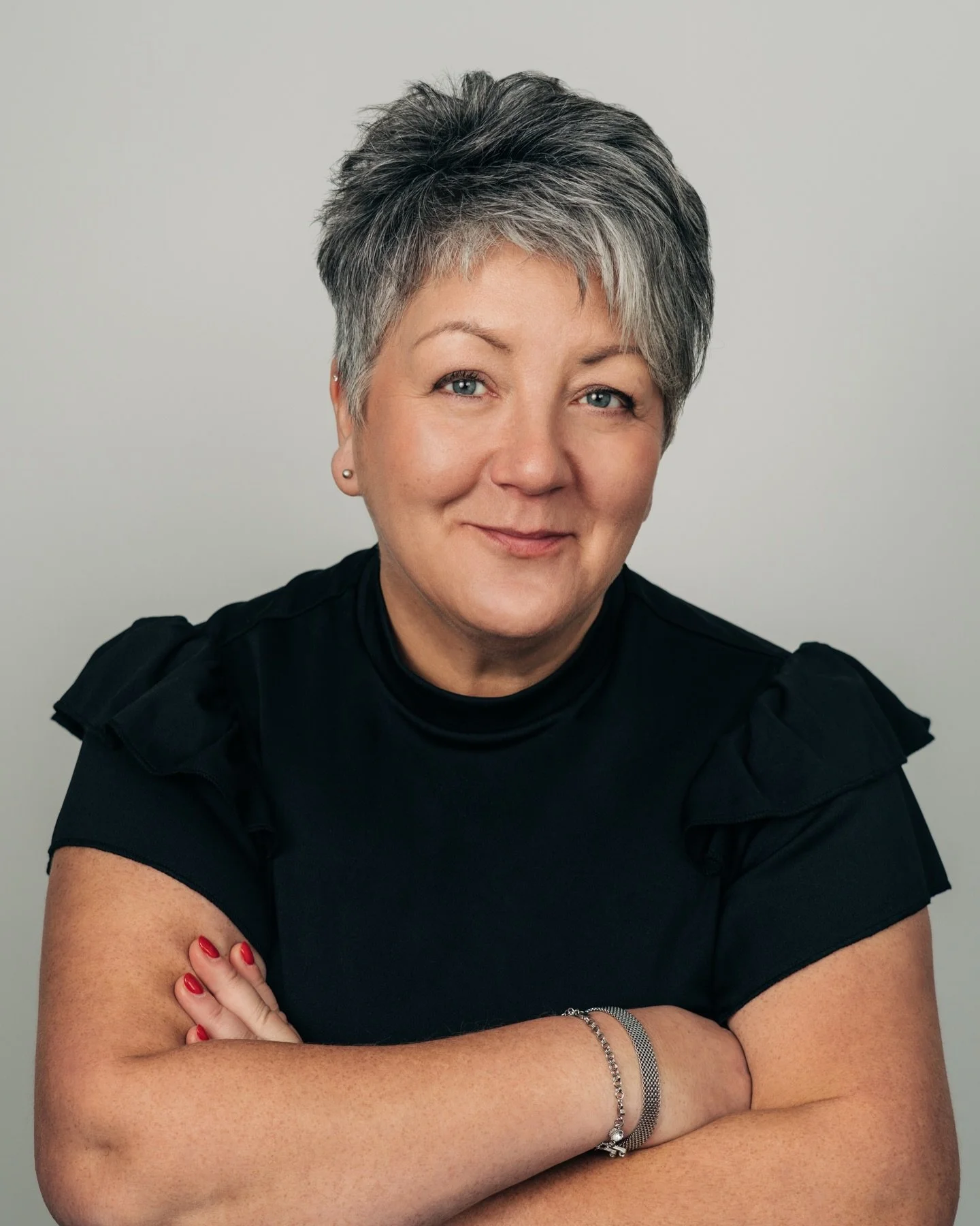 Do you know? 
 
A few times a year, I release something special.
 
The Seasonal Private Edition
A one-hour Signature Portrait Experience offered exclusively to my email community, with conditions not available anywhere else.
 
It&rsquo;s private.
It&