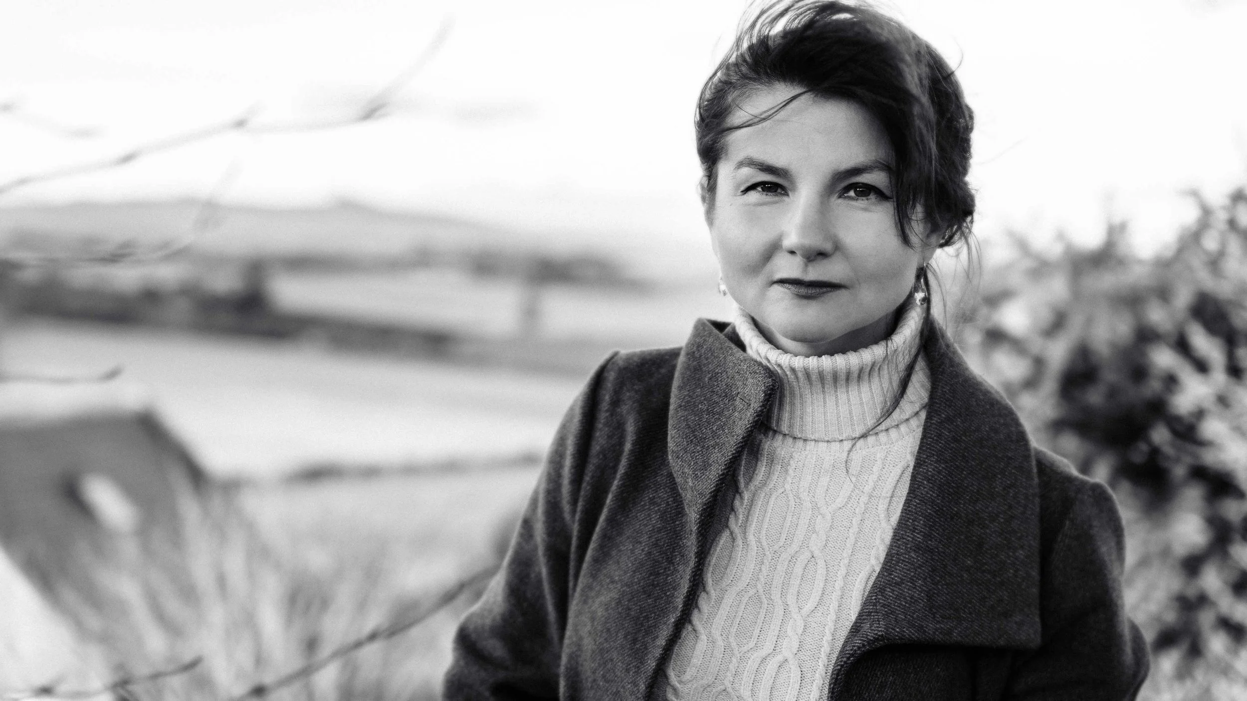 Woman smiling - Aberdeen and Aberdeenshire photographer -  Leticia Gaidon Bradford - Headshots - Corporative portraits - Brand Photography - Personal branding - Blog