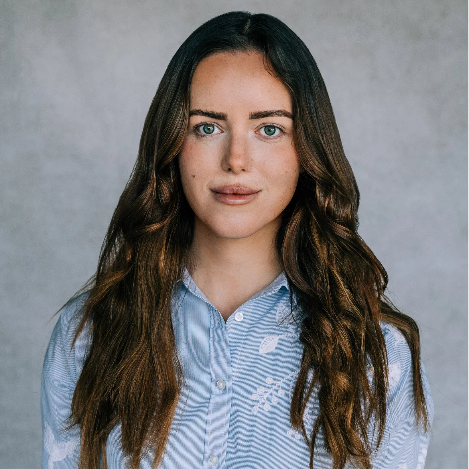 Headshot of a woman - Aberdeen and Aberdeenshire Photographer - Leticia Gaidon Bradford Photography - Headshots - Personal Branding - Corporate Photos - Datin App Profile - Blog