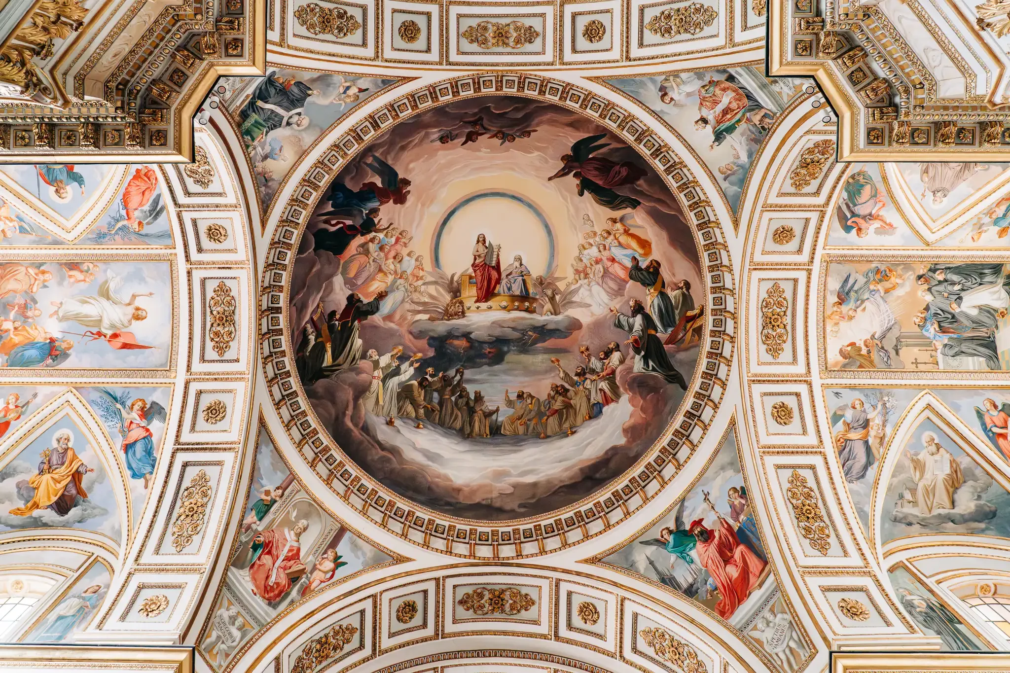 Photo church ceiling - Aberdeen and Aberdeenshire Photographer - Leticia Gaidon Bradford Photography - Architecture and Museum Photography - Blog - Corporative and Business Photos - Headshots - Personal Branding - Photography Business Blog - Portrait