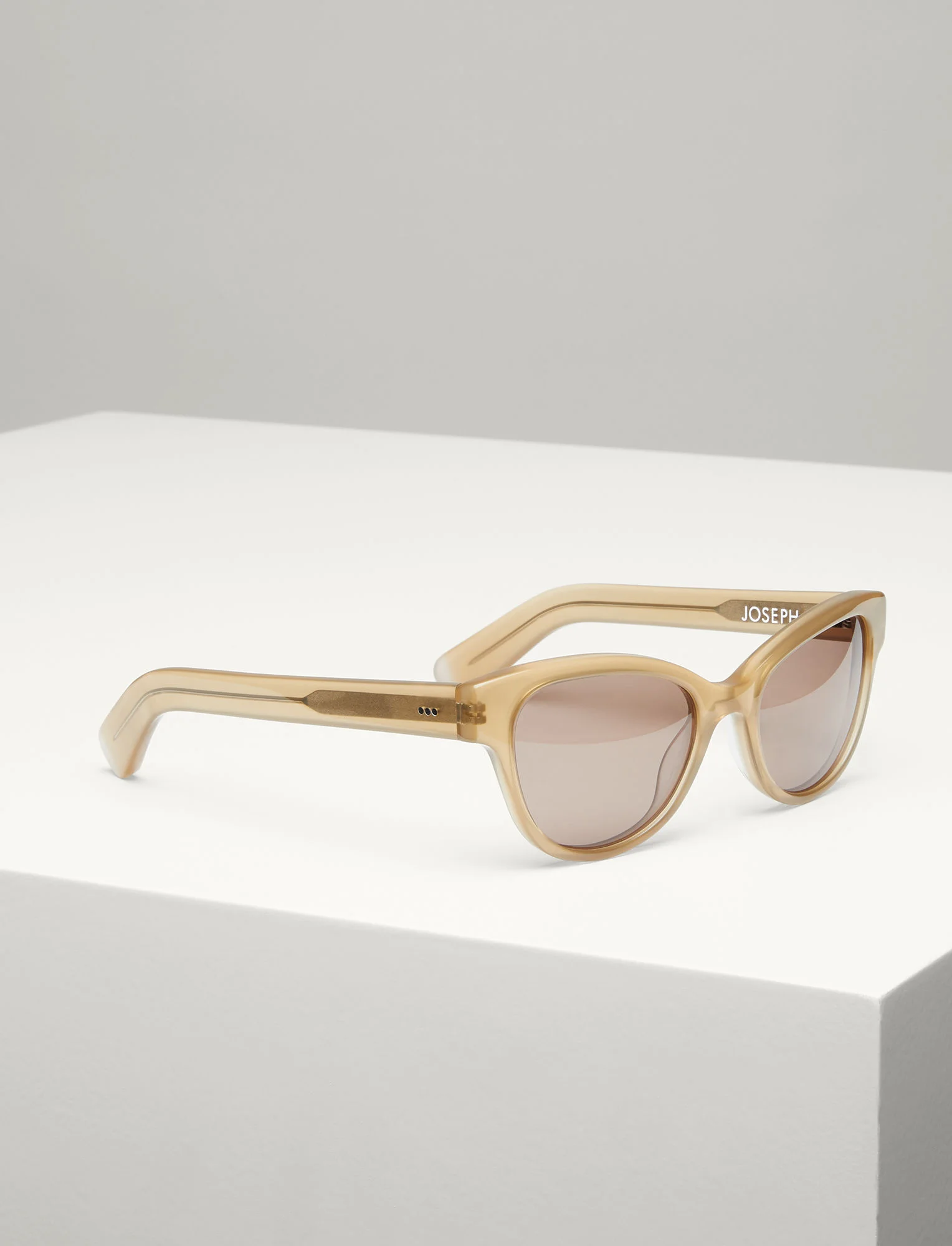 JOSEPH-Acetate-Germain-Sun-Eyewear-Beige-dl0059990600-2.jpg