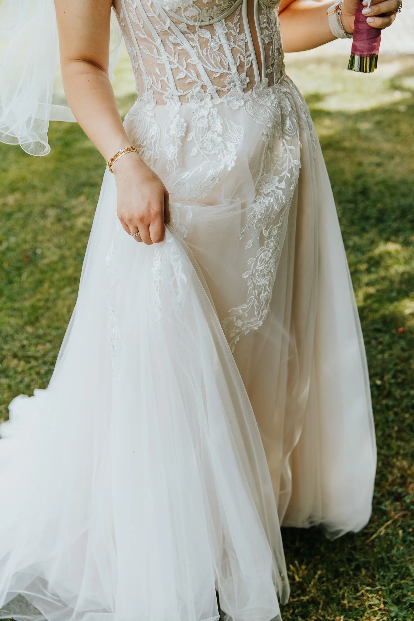 Hochzeitsfotograf-Schwandorf-Regensburg-Gartenhochzeit-modern20.jpg