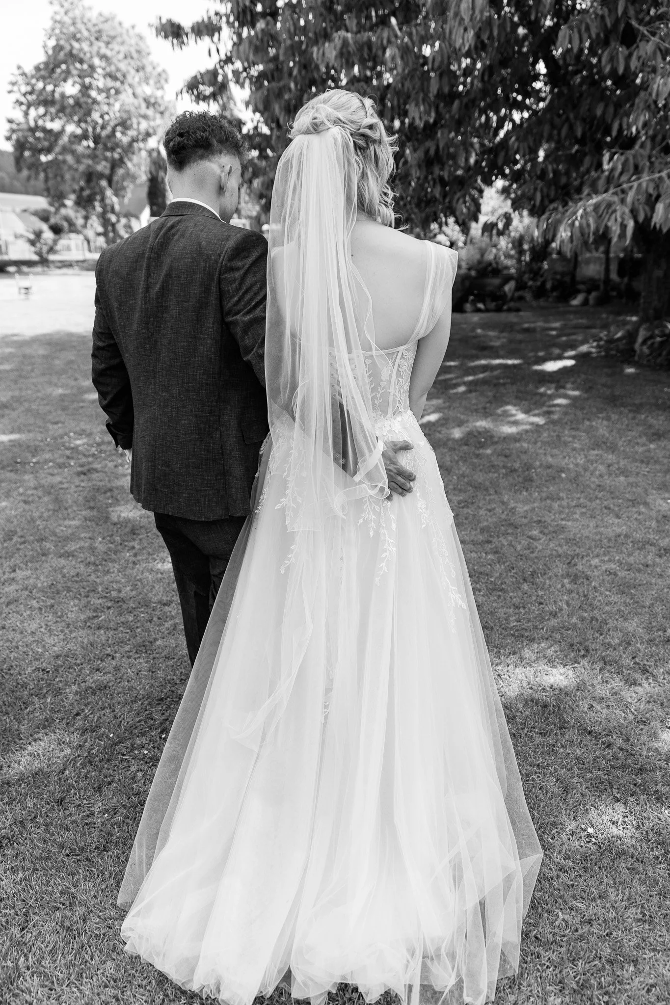 Hochzeitsfotograf-Schwandorf-Regensburg-Gartenhochzeit-modern19.jpg