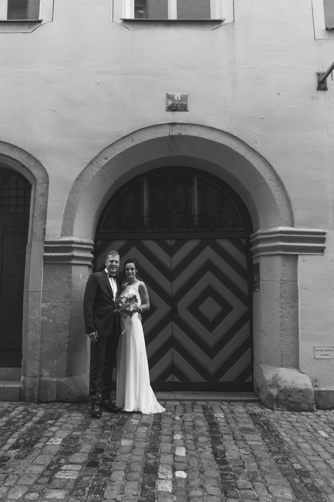 Hochzeitsfotografie-Regensburg-Schwandorf-civil-wedding-city-24.jpg