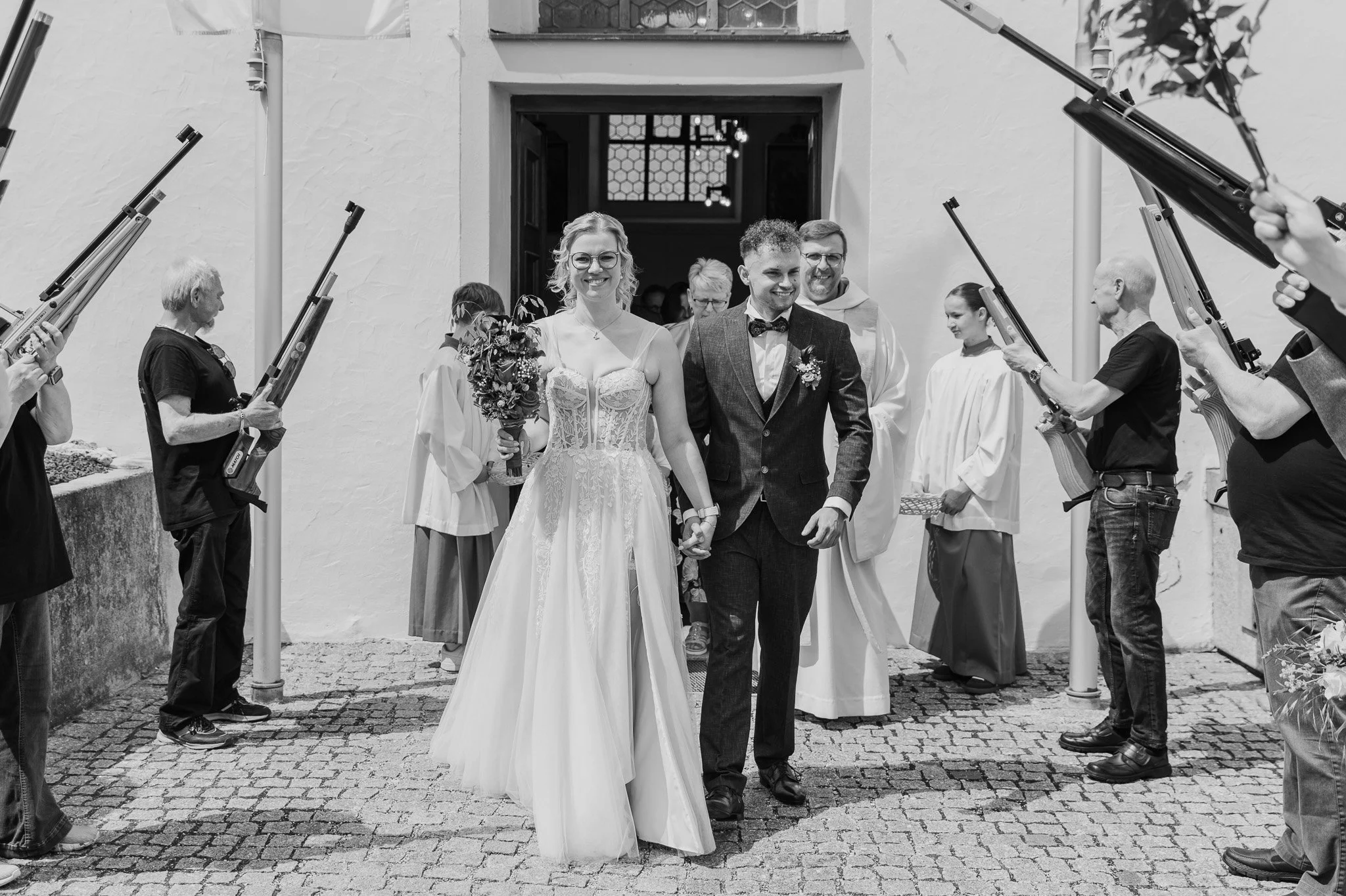 Hochzeitsfotograf-Schwandorf-Regensburg-Gartenhochzeit-modern5.jpg