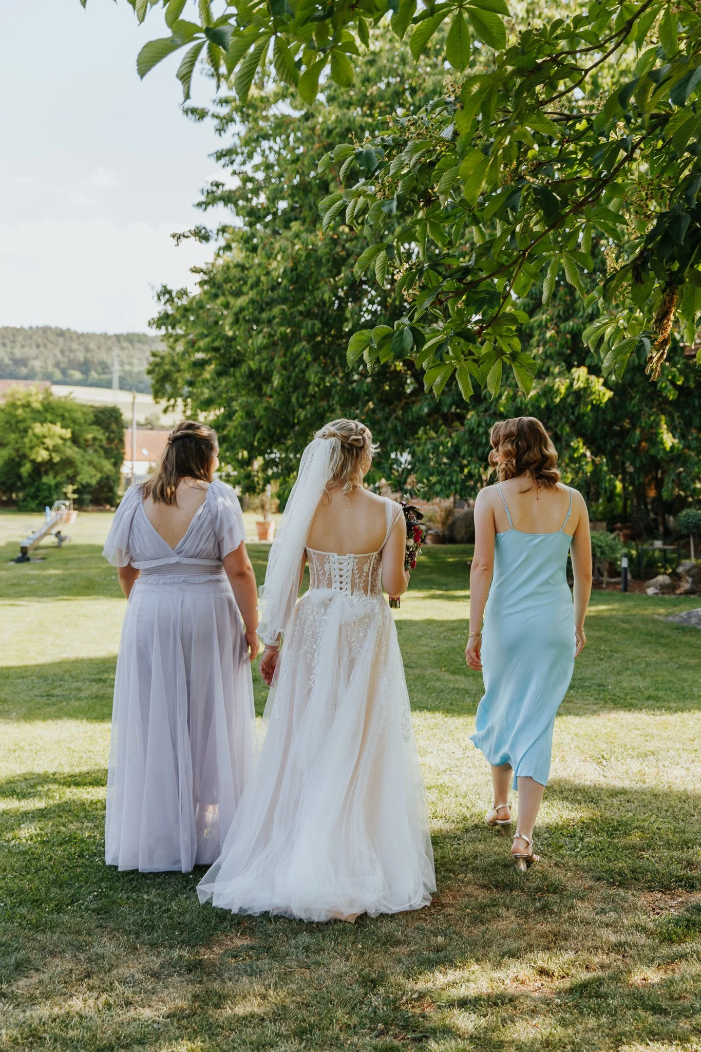 Hochzeitsfotograf-Schwandorf-Regensburg-Gartenhochzeit-modern3.jpg