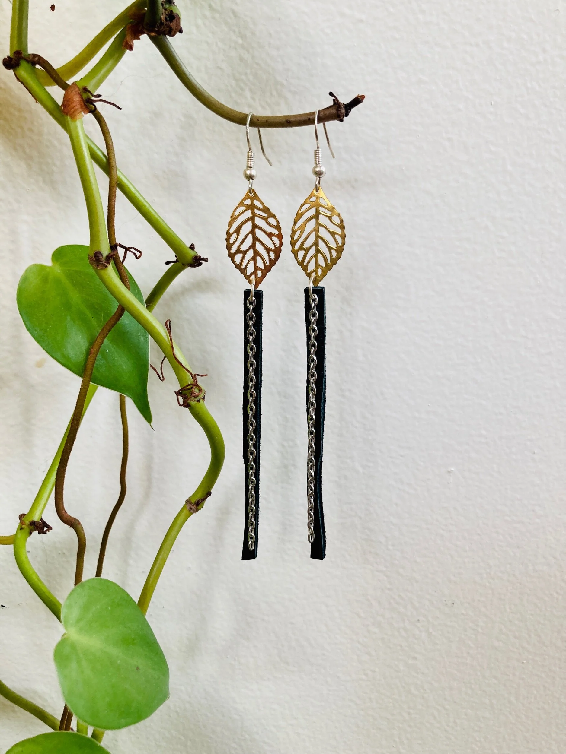 5E541E18-5DA0-4DAA-9043-3FBFFE0FCA78