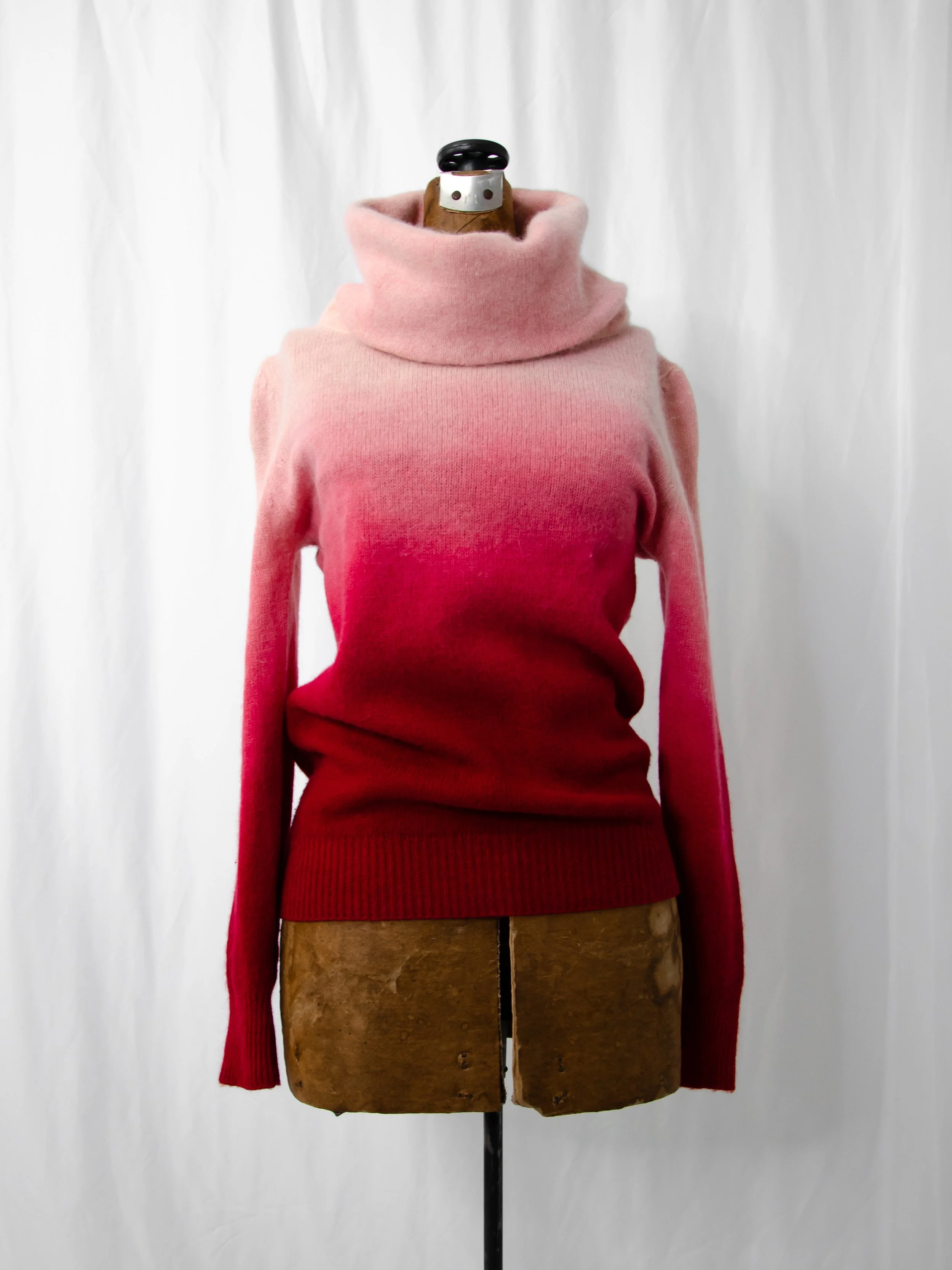 50s Pink Ombré Turtleneck (S) — PASO 
