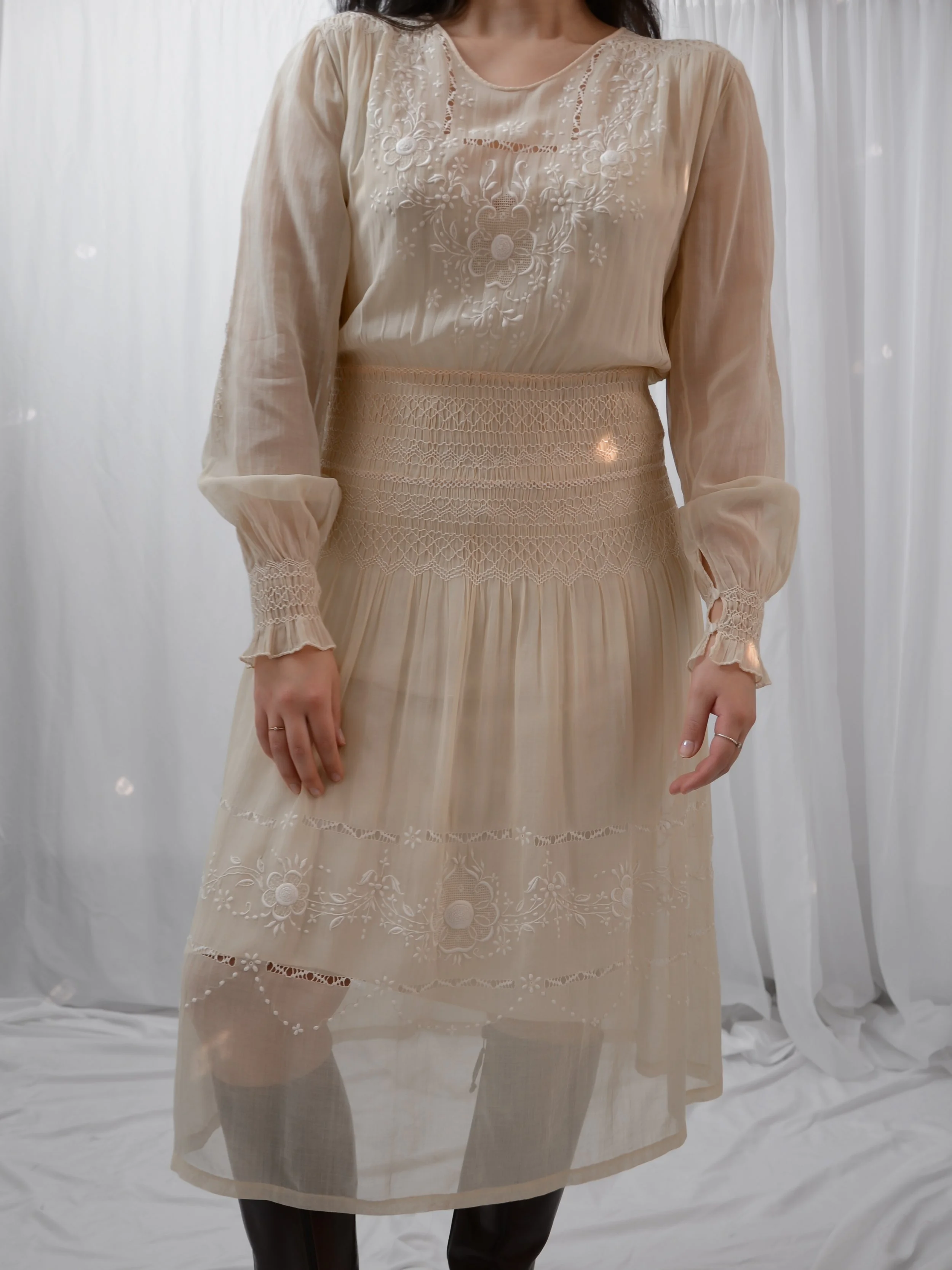 20s Hungarian Smocked Dress (M)