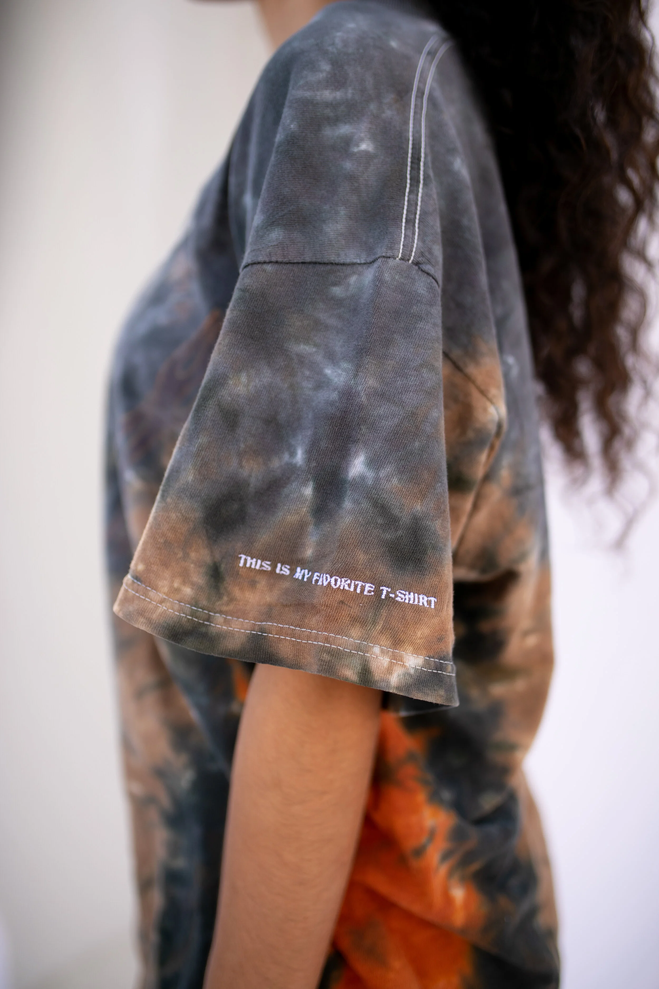 favtshirtlogo2.jpg