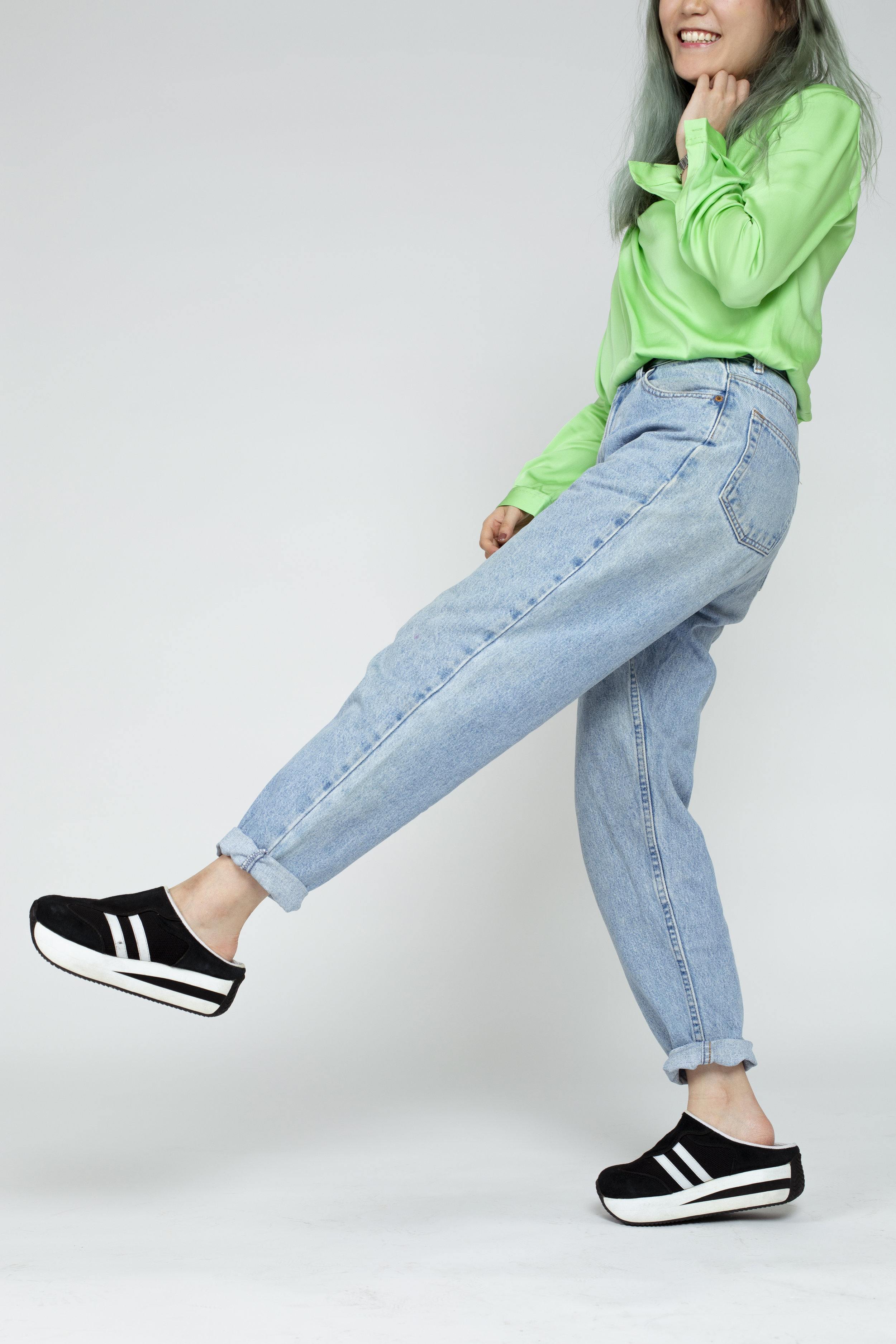 vintage mom jeans outfit