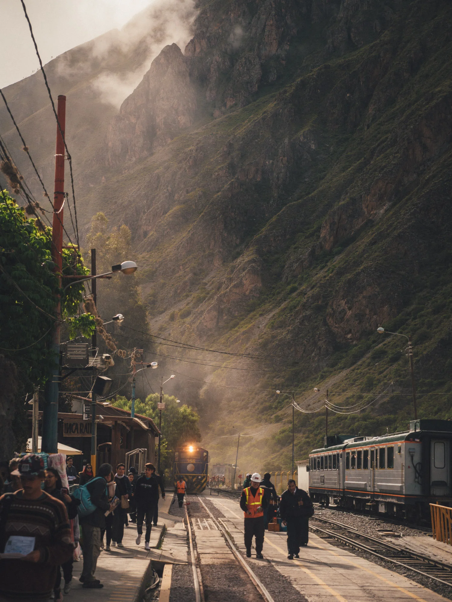 The train station in Oyllantaytambo.