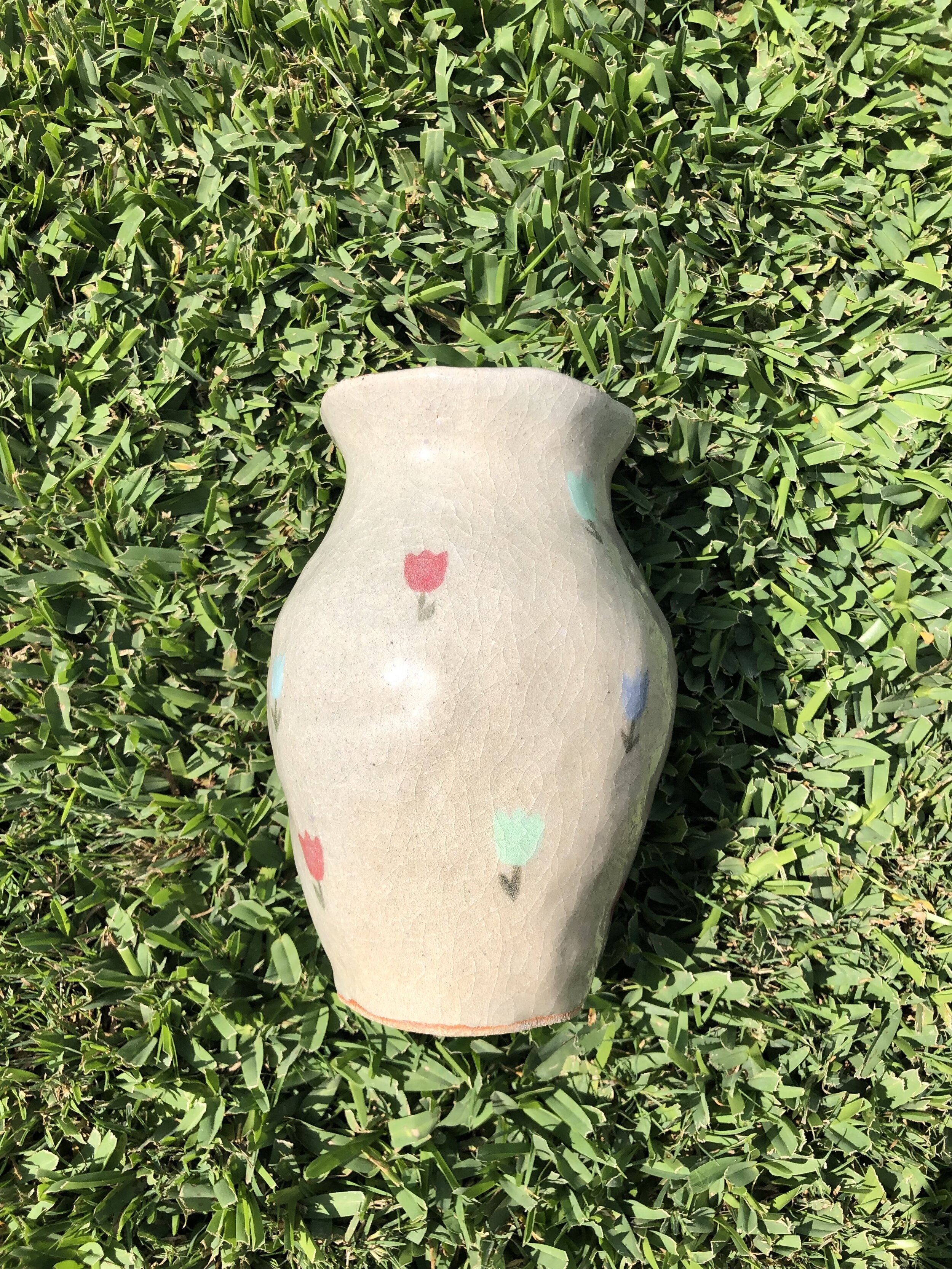 tulip vase 1.jpg