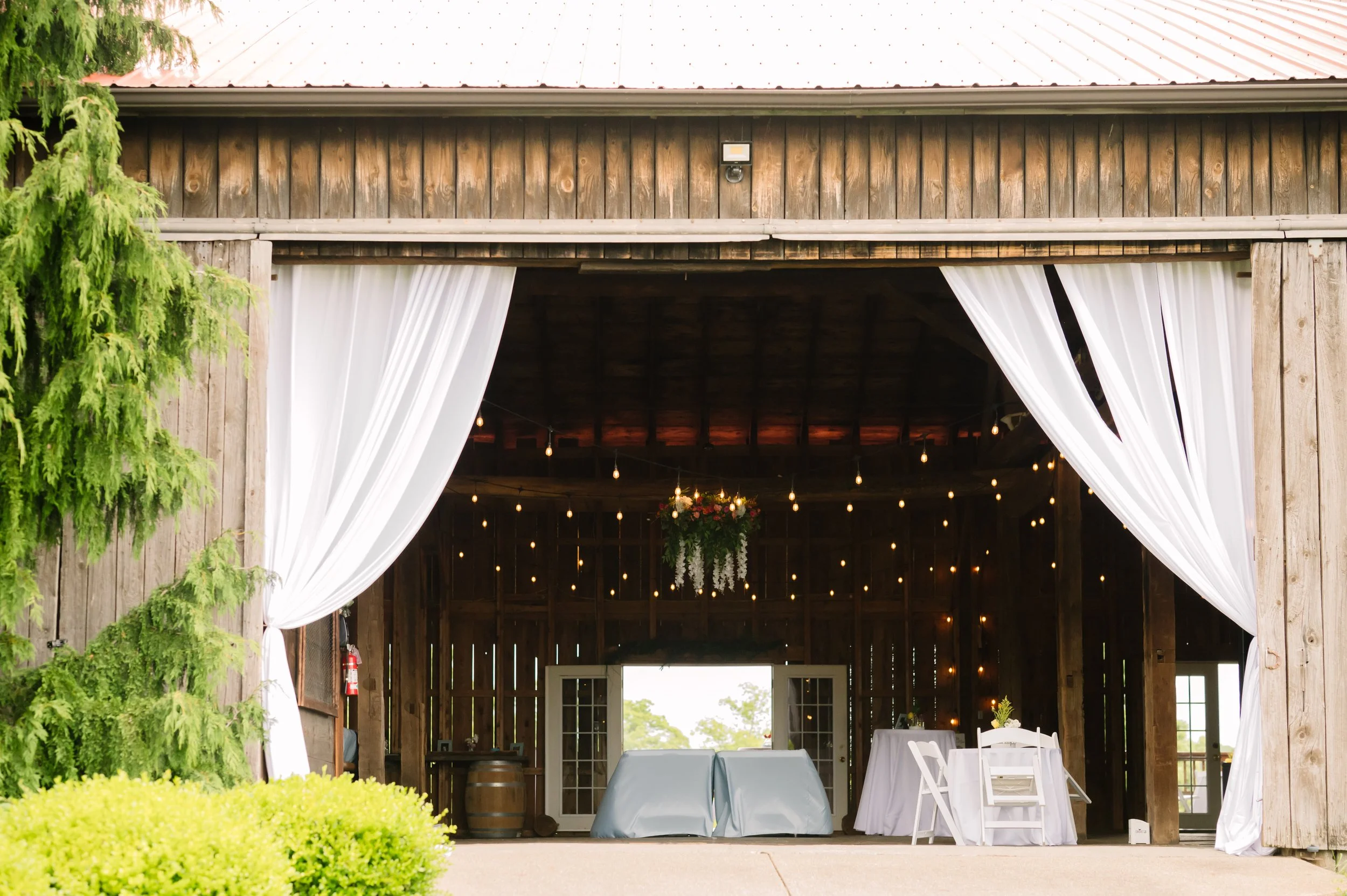 rustic barn wedding venue near pittsburgh