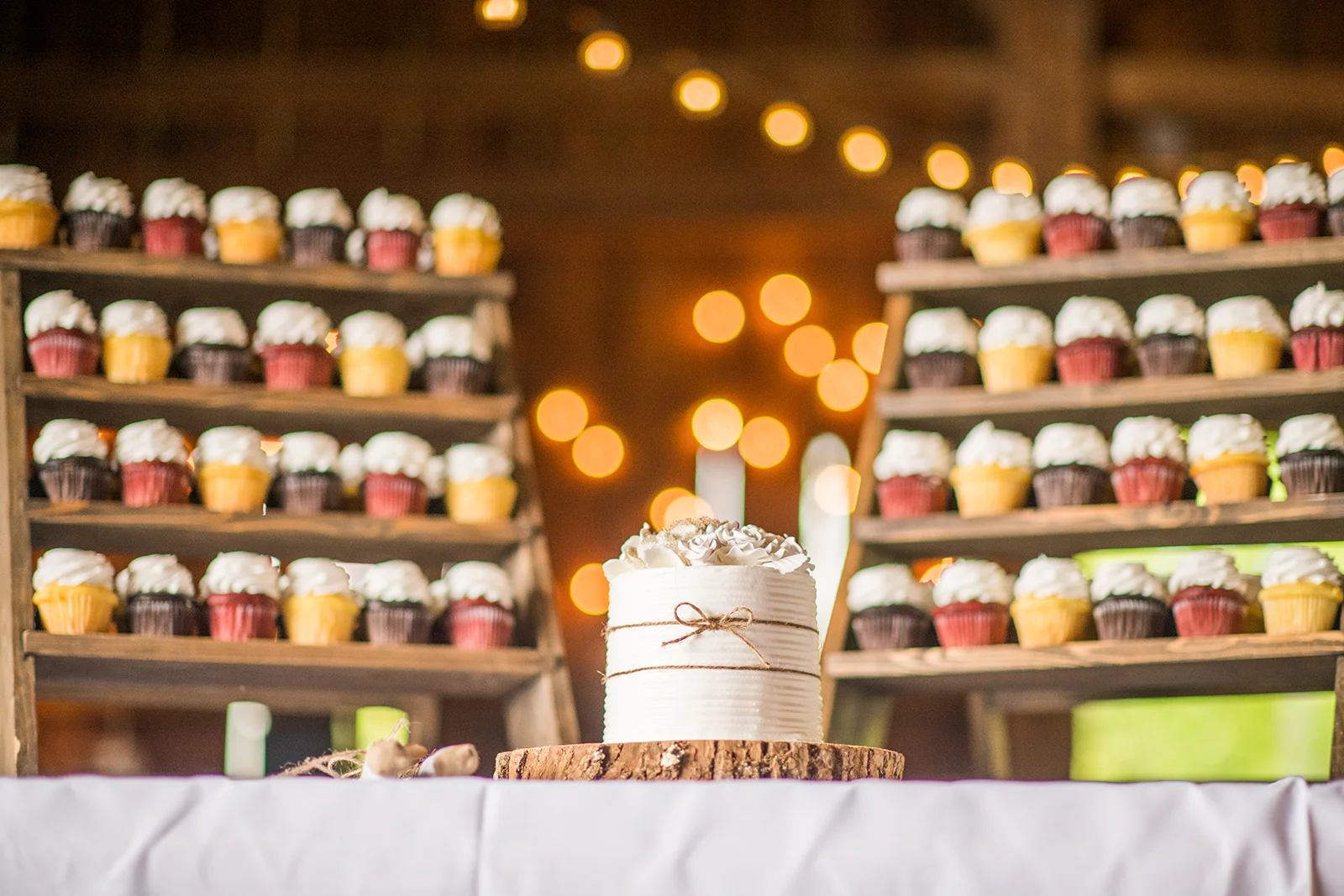 Armstrong Farms Barn Wedding Cupcake Display_Krystal Healy Photography.jpg
