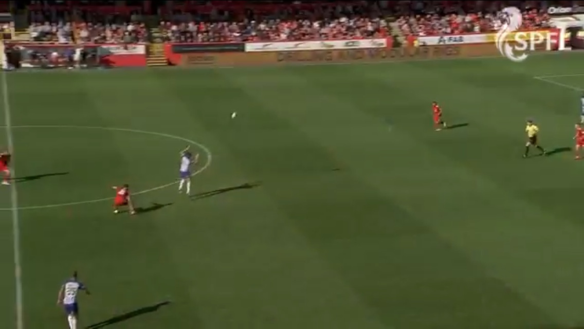 Its hard to believe that Stewart scores a solo goal from a situation where he receives the ball here.