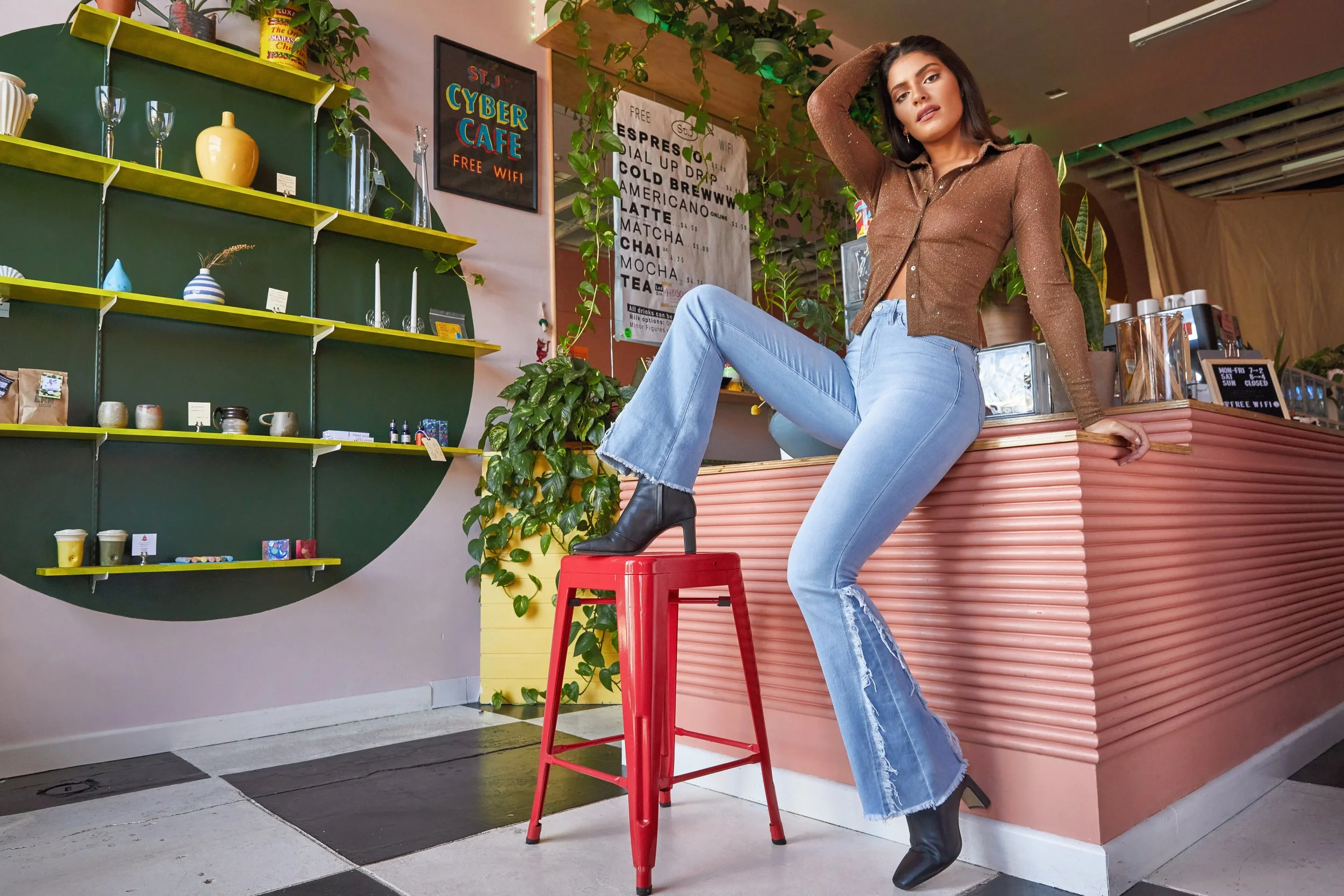 09-30-2021_YMI_JUNIOR_MANUELA_CREATIVE1 17_done.jpeg