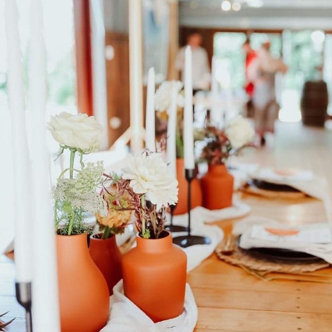 Terracotta vibes with @ohdahlia_florals 

Photo: @oakstreetcreativeco 
Styling/Stationery: @everlongevents_ 
Venue: @bidja_estate 
Event: @centralcoast_weddings Wedding Trail