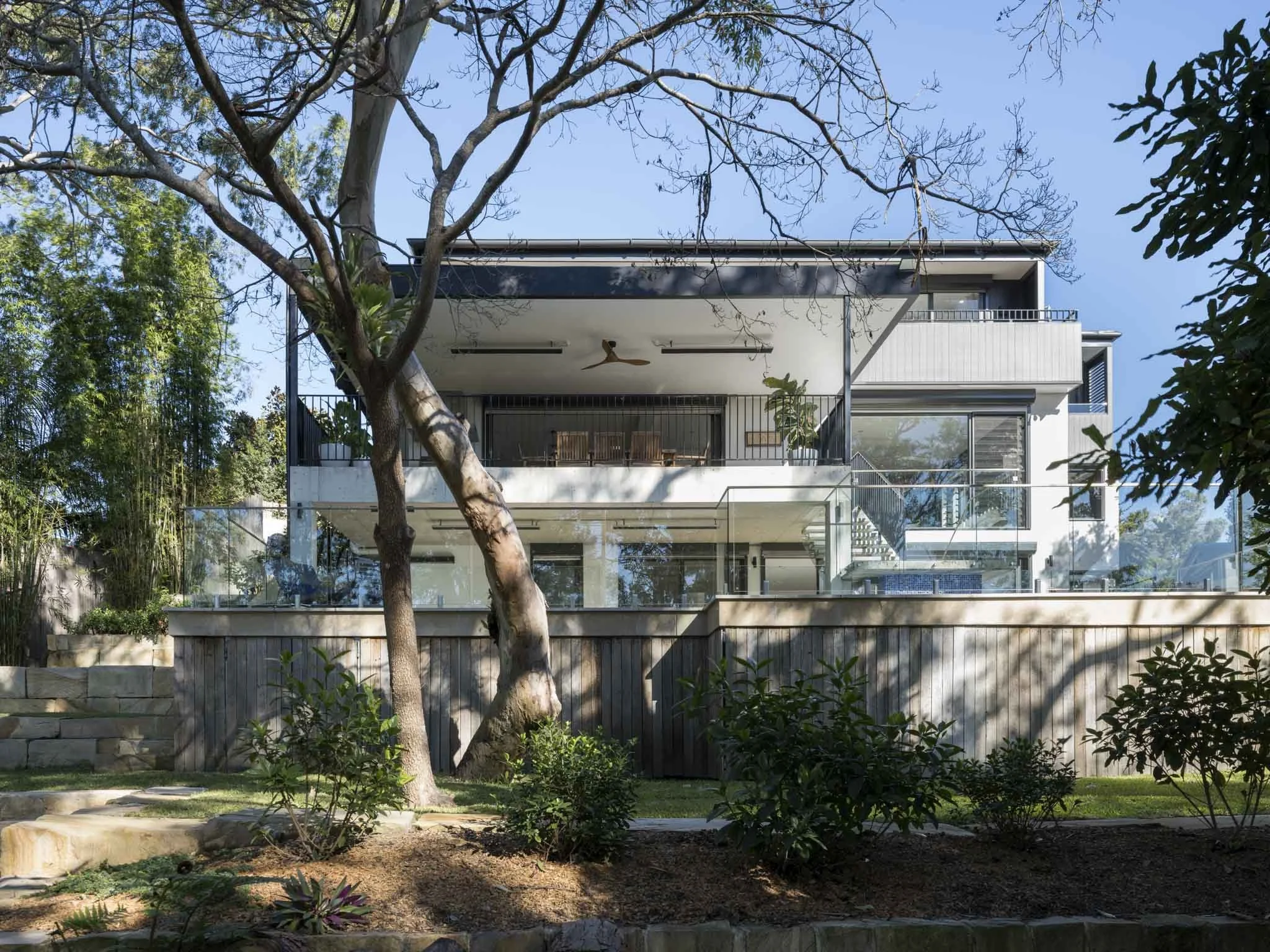 bushland-house-homes-sydney-spiralarchitectslab-exterior02.jpg