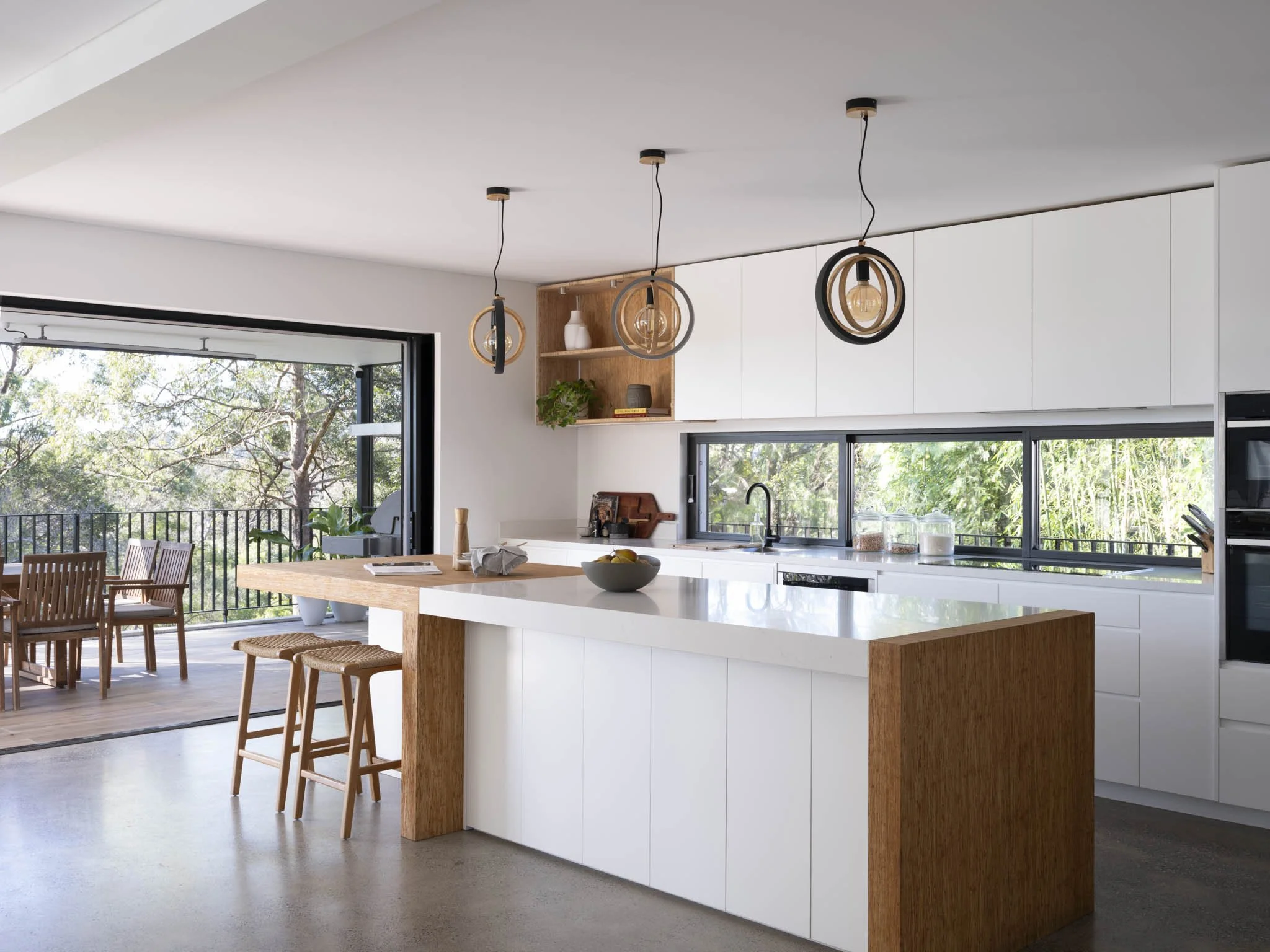 bushland-house-homes-sydney-spiralarchitectslab-interior02.jpg