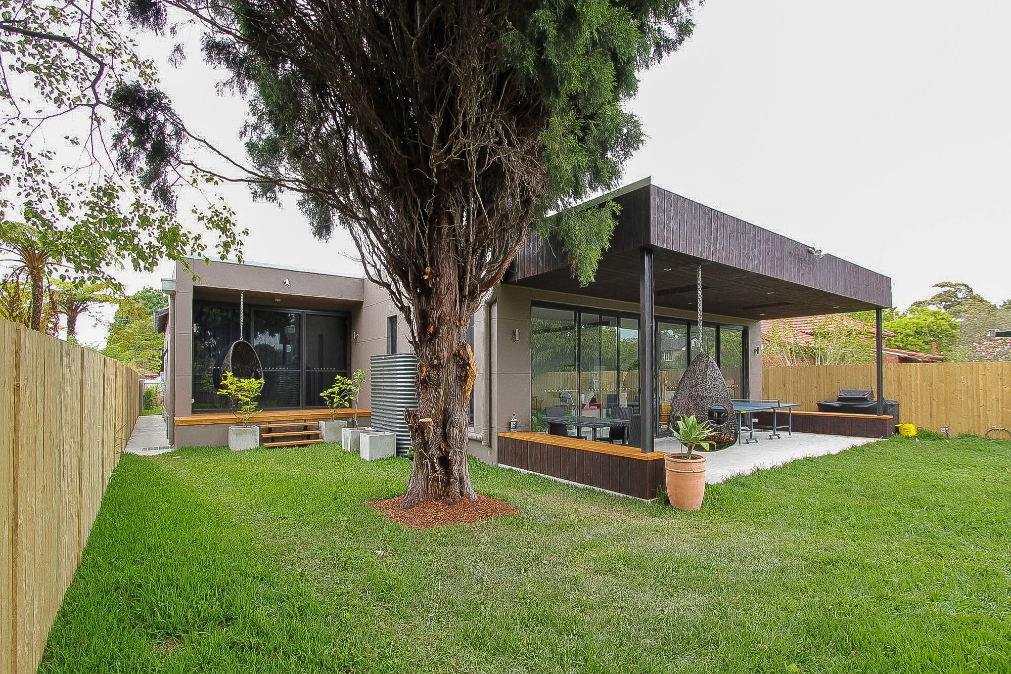 swing-house-homes-sydney-spiralarchitectslab-exterior-02.jpg