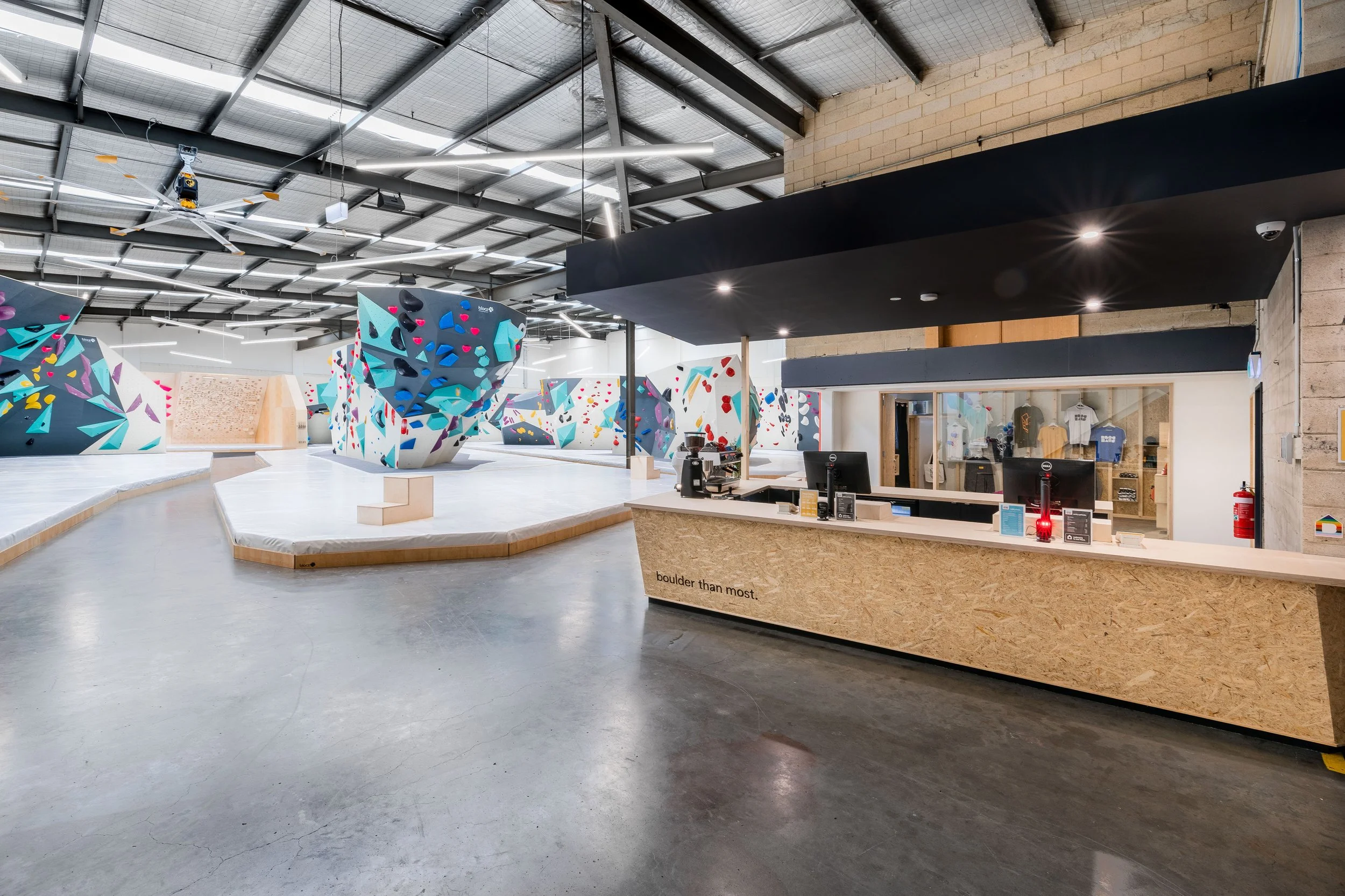 blochaus-gym-commercial-sydney-spiralarchitectslab-interior-01.jpg