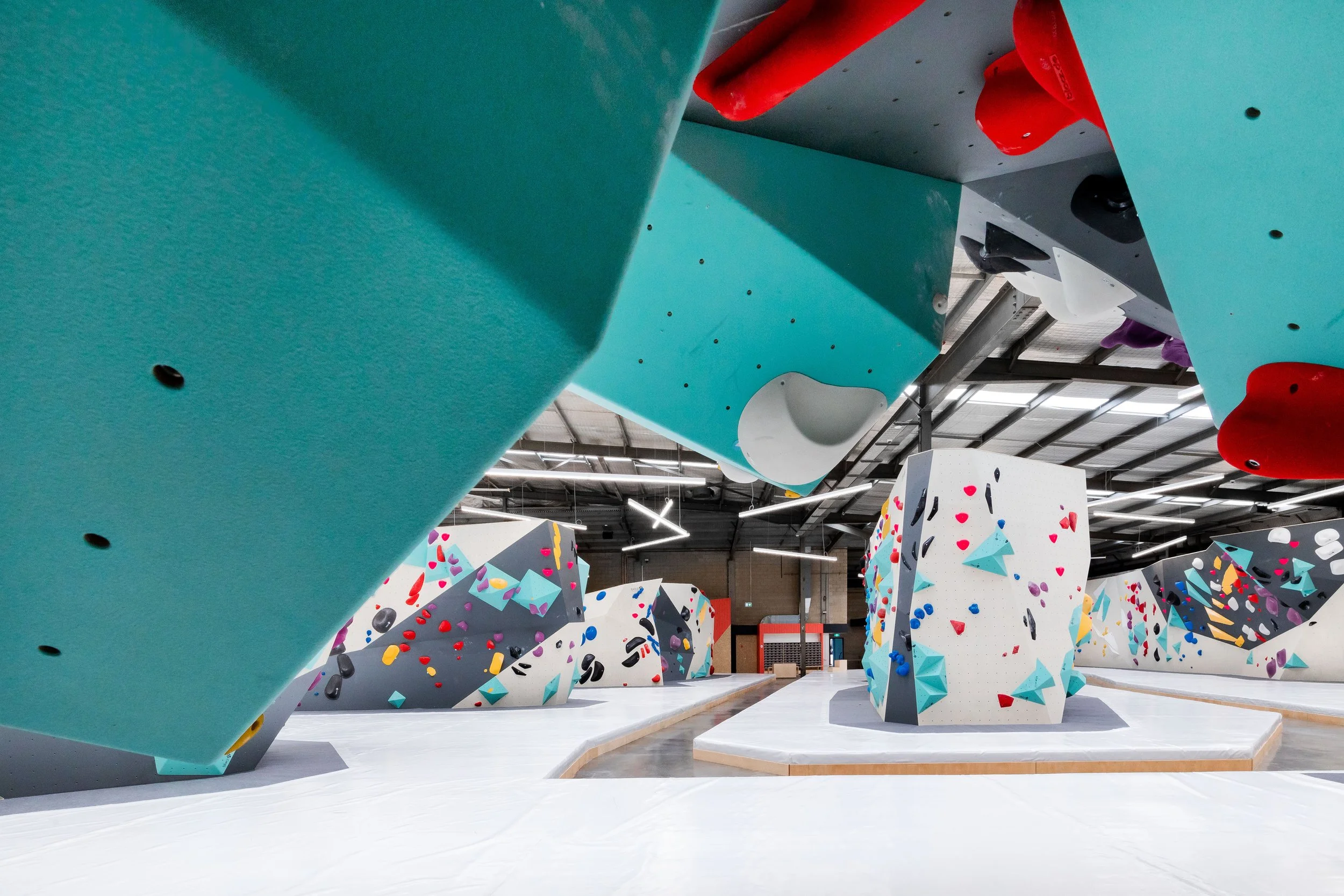 blochaus-gym-commercial-sydney-spiralarchitectslab-interior-03.jpg