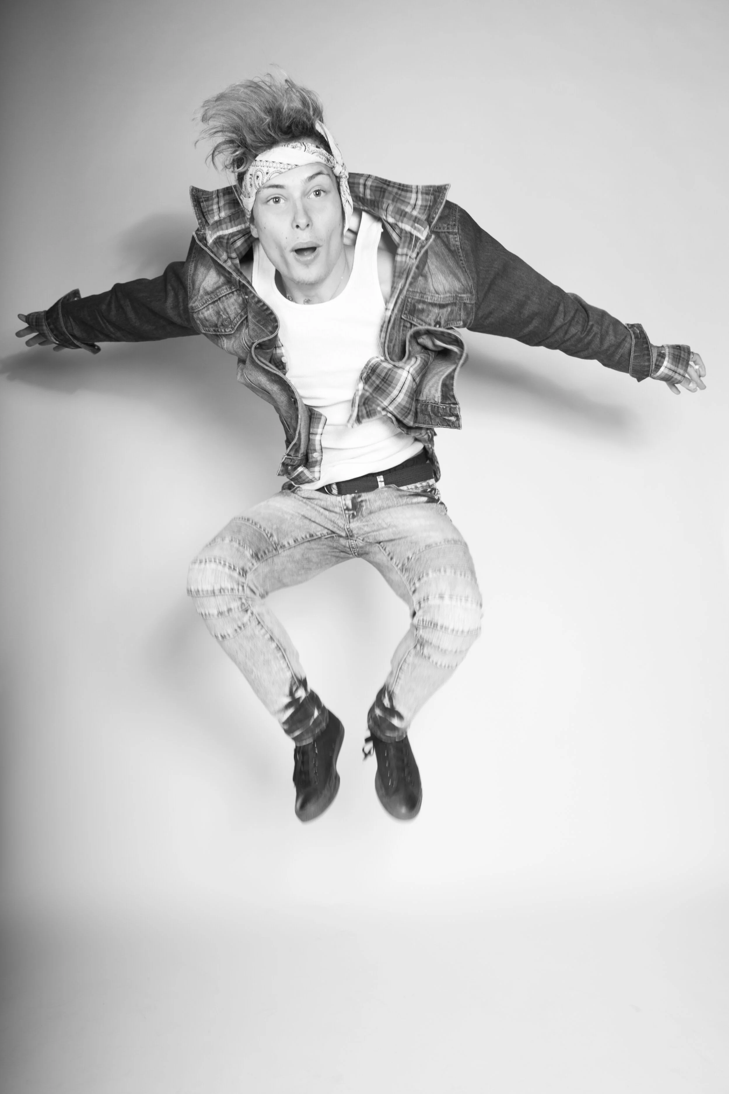 BLACK AND WHITE PHOTOSHOOT (5 of 7).jpg