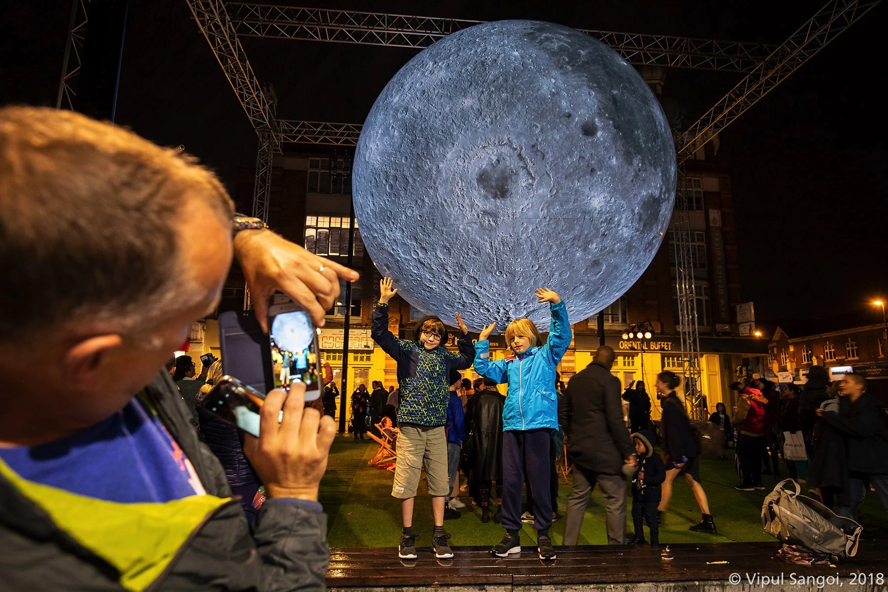 BellSquare_LDN Luke Jerram Watermans 22Sept2018┬®Vipul Sangoi 2262.jpg