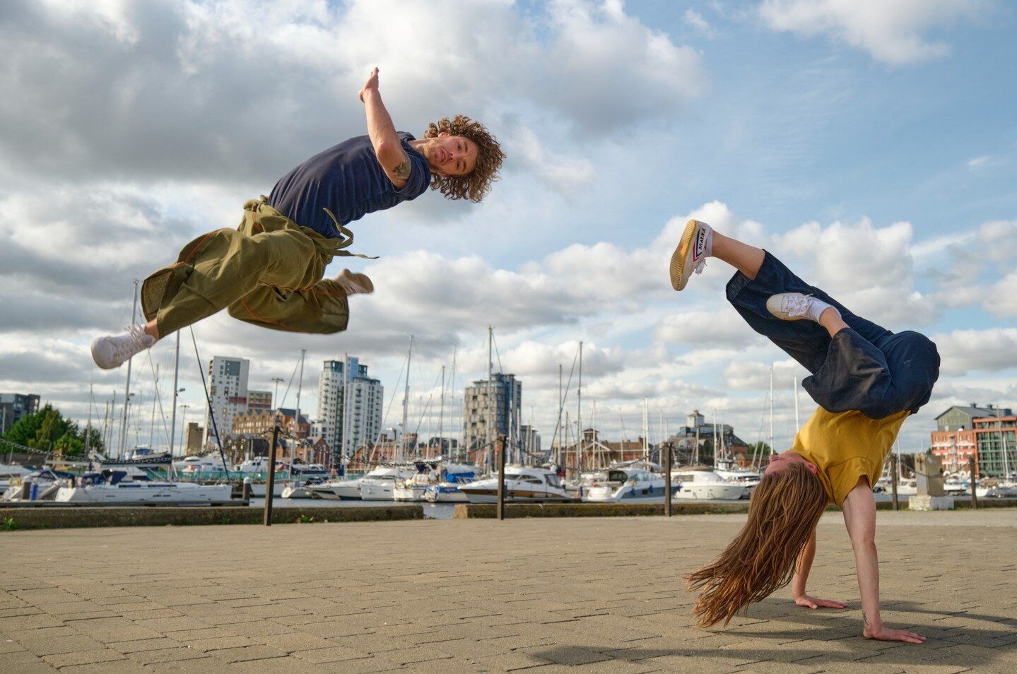 This Saturday come down to Bell Square for another fantastic Outdoor arts performance, @vanhulledt's 'DOVETAIL'! 🤩

Dovetail is a high energy dance duet, fusing elements of &lsquo;breakin&rsquo; and martial arts! A show not to be missed! 🤸

🗓️ Sat