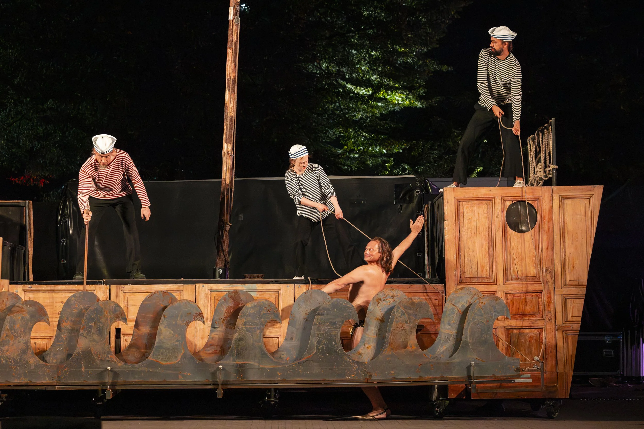 Photo of The Tempest by Teatr Biuro Podrozy at Bell Square 2025.